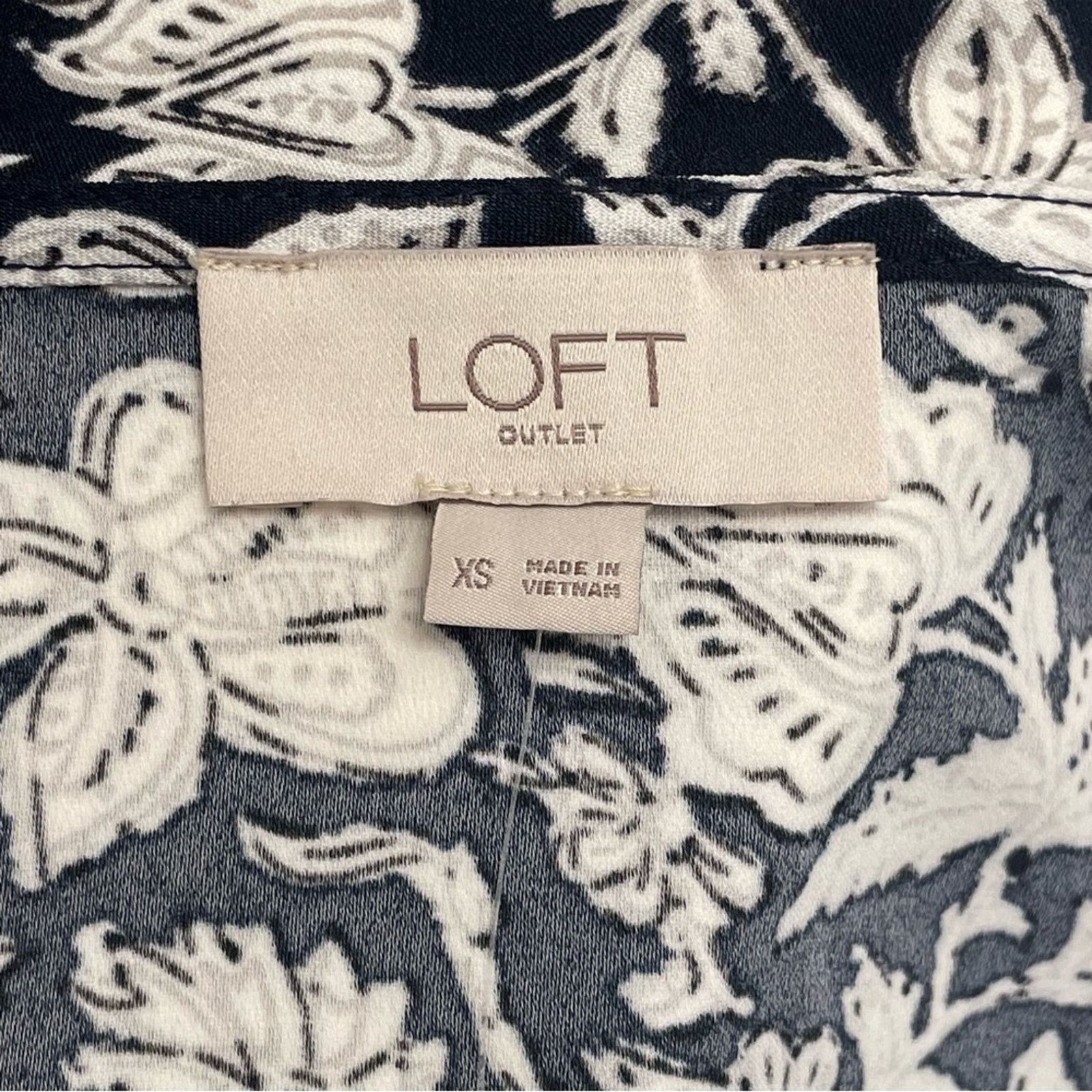 Loft Ann Taylor LOFT Floral Wrap Dress with Ruffle V Neck XS Size XS / US 0-2 / IT 36-38 - 12 Thumbnail