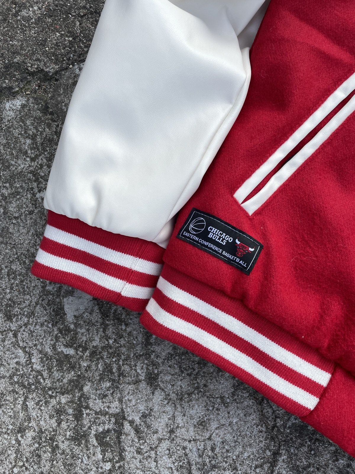 NBA × Vintage Vintage Y2K Chicago Bulls Varsity Bomber Jacket Size US XS / EU 42 / 0 - 6 Thumbnail