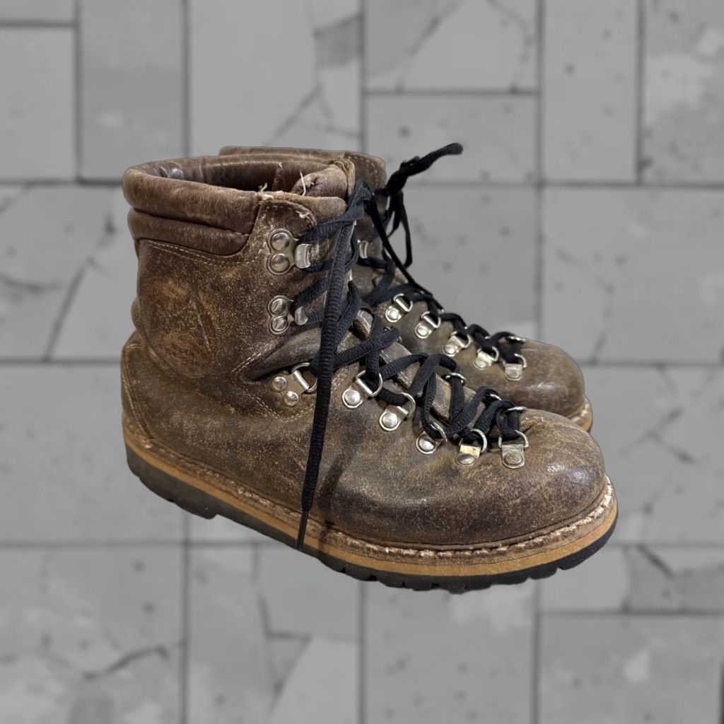 LOWA VINTAGE LOWA Boots Mens 5.5 N Leather Vibram Hiking Mountaineering 80’s Germany Mens Boots Leather Vibram Hiking Mountaineering 80s Germany Size US 6 / EU 39 - 1 Thumbnail