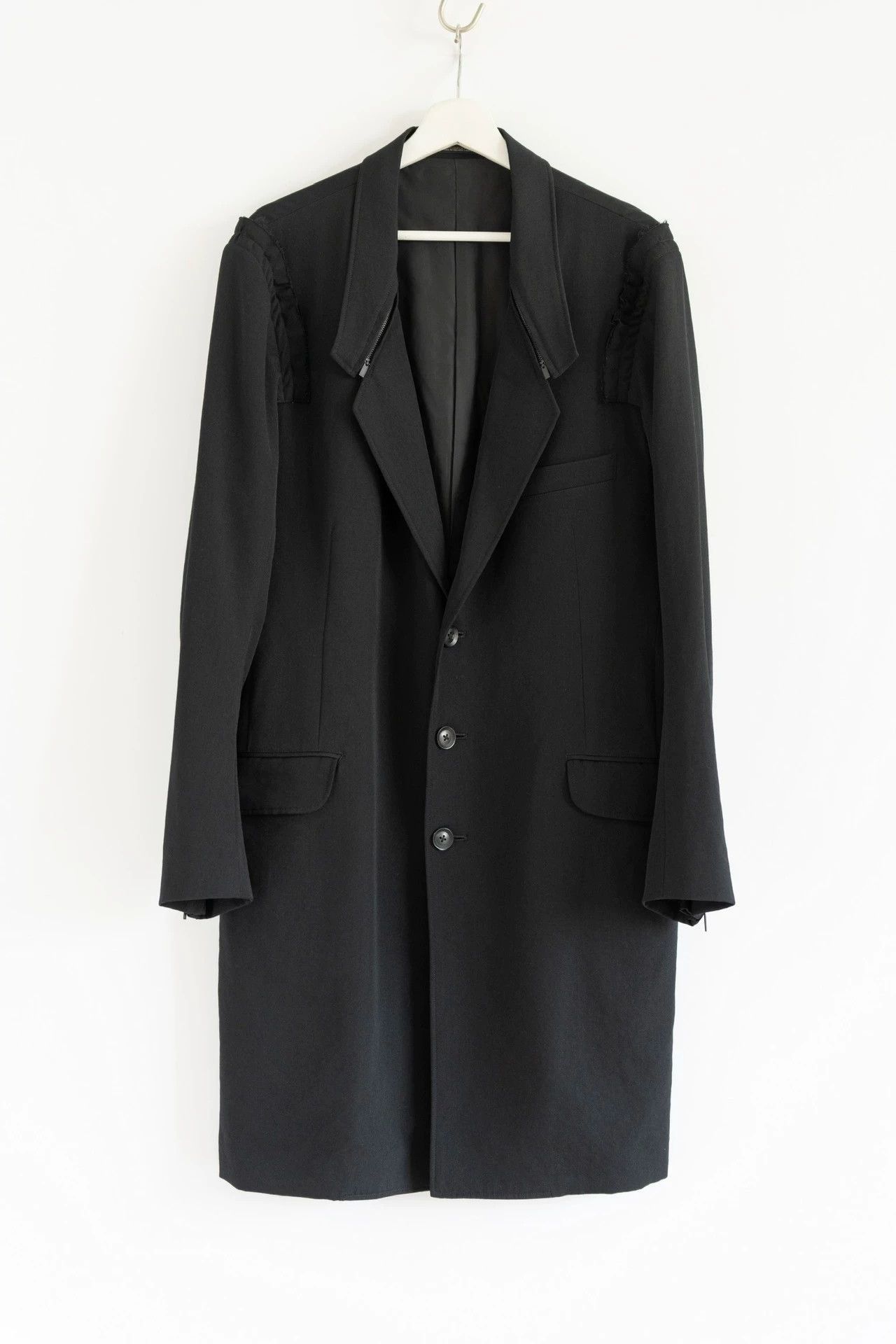 Yohji Yamamoto Black Long Coat with Button Front - Size M Size US M / EU 48-50 / 2 - 1 Thumbnail