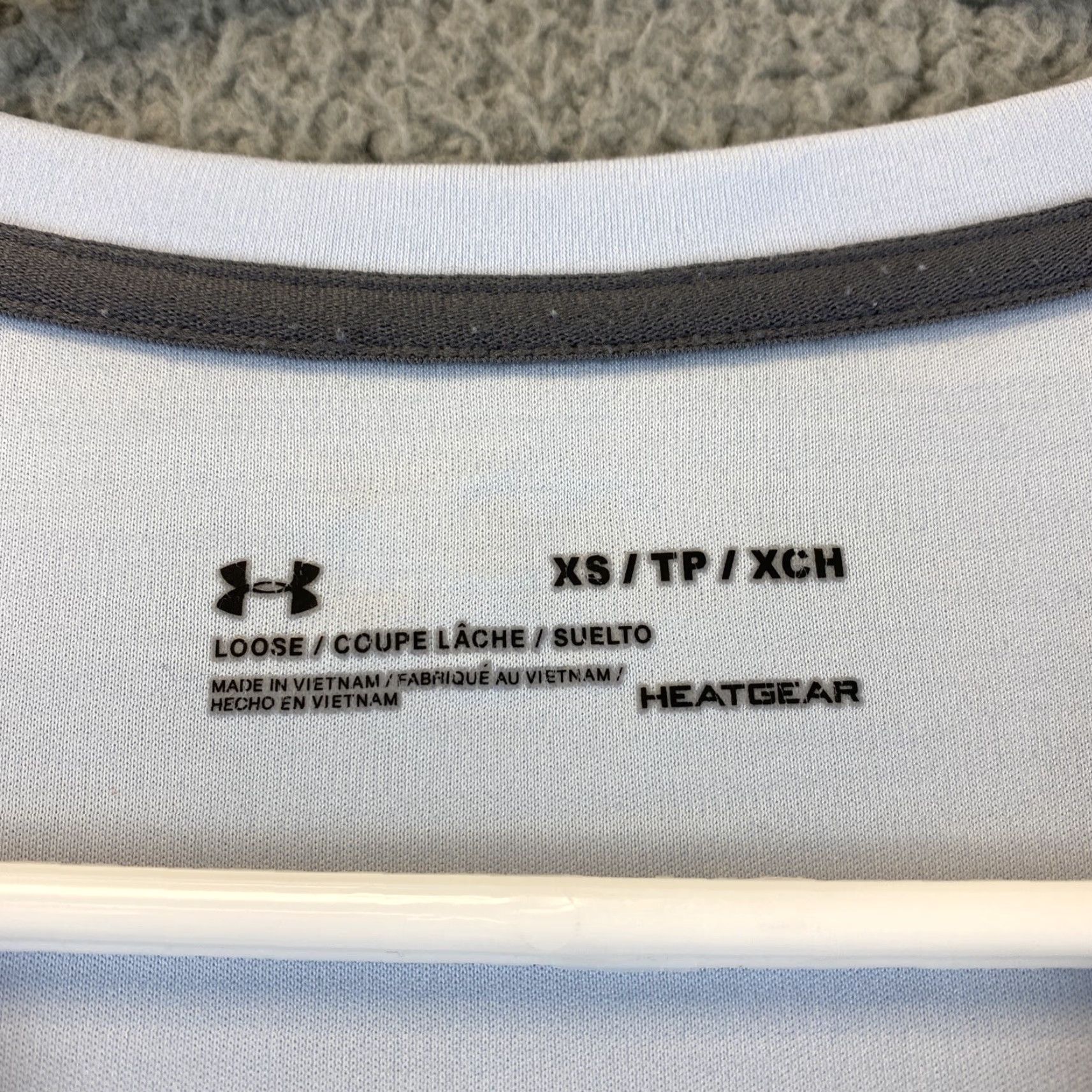 Under Armour Under Armour T-Shirt Womens V-Neck Short Sleeve XS Blue 57-4 Size XS / US 0-2 / IT 36-38 - 3 Thumbnail