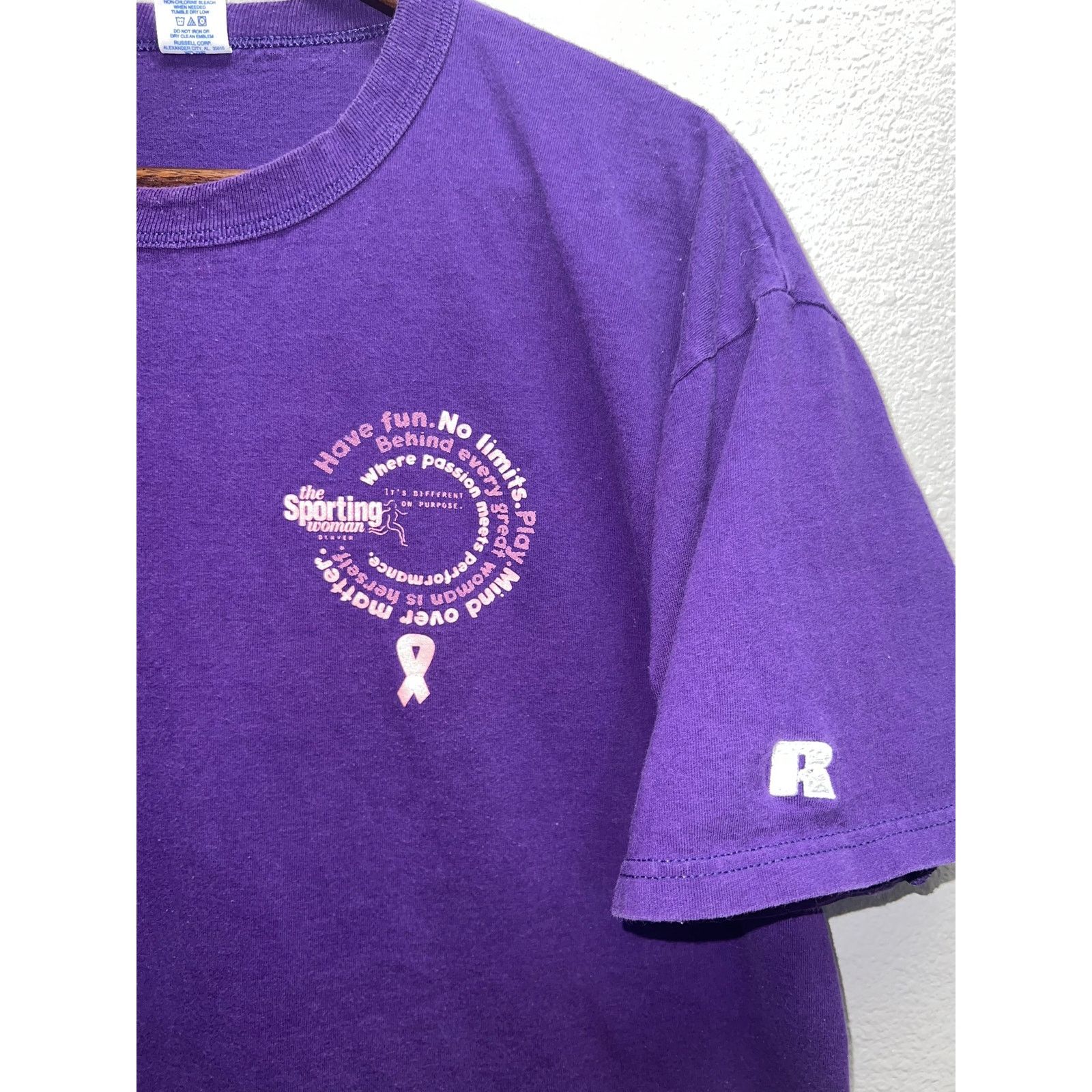 Russell Athletic Vintage The Sporting Woman Shirt Denver Breast Cancer 90s L Size US L / EU 52-54 / 3 - 2 Thumbnail