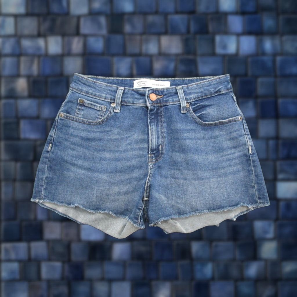 Levi's Levi's Signature Cut Off High Rise Women's Denim Shorts Size 6 W28 Blue Jeans Short Shorts 90s Retro Womens Size 28" / US 6 / IT 42 - 1 Thumbnail