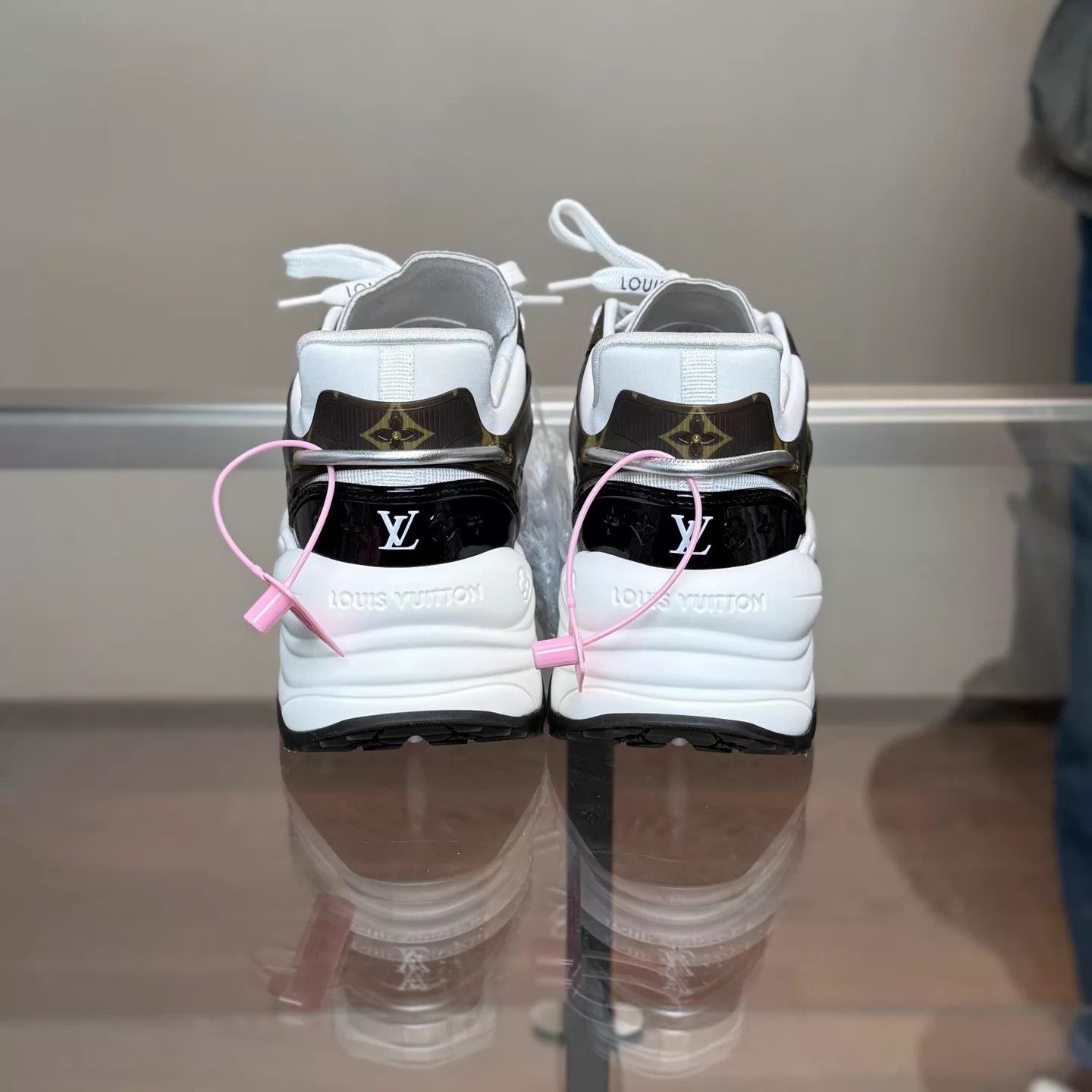 Louis Vuitton LV Run55 36 MINT Size US 5.5 / IT 35.5 - 4 Thumbnail