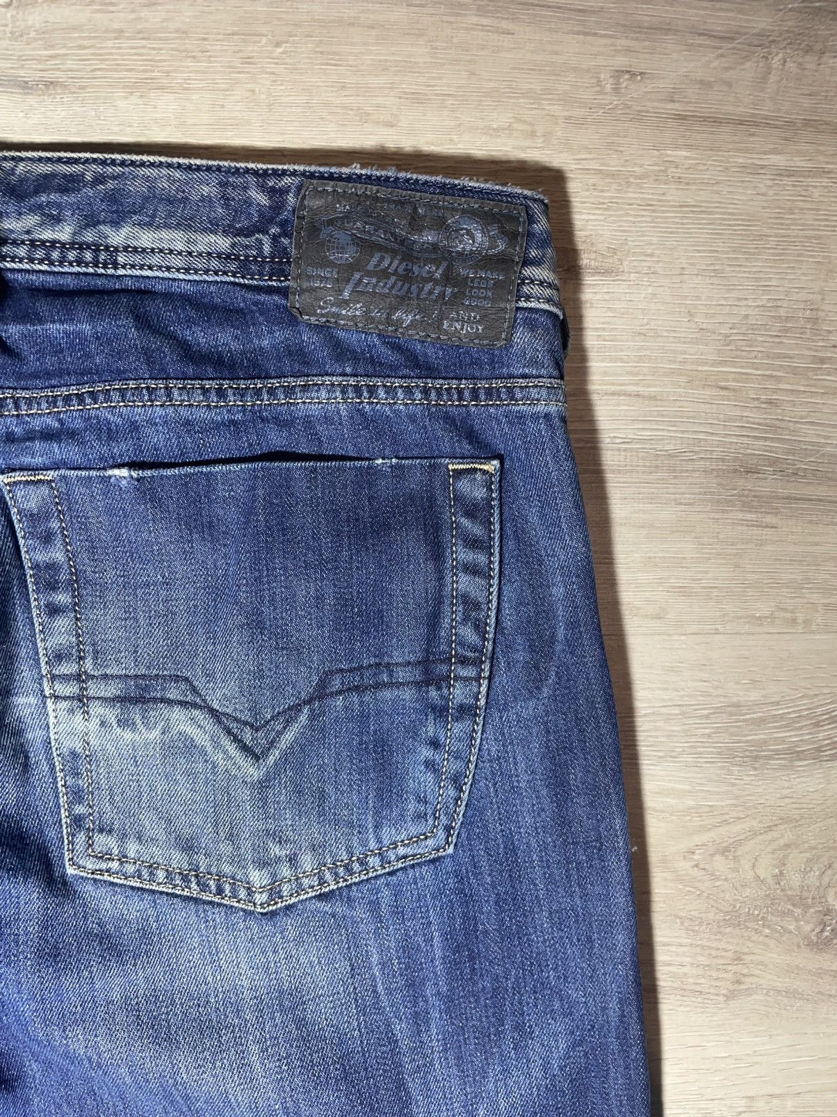 Diesel Diesel Vintage Bootcut Jeans Y2K Era Made in Italy W36 L32 Size US 36 / EU 52 - 2 Thumbnail