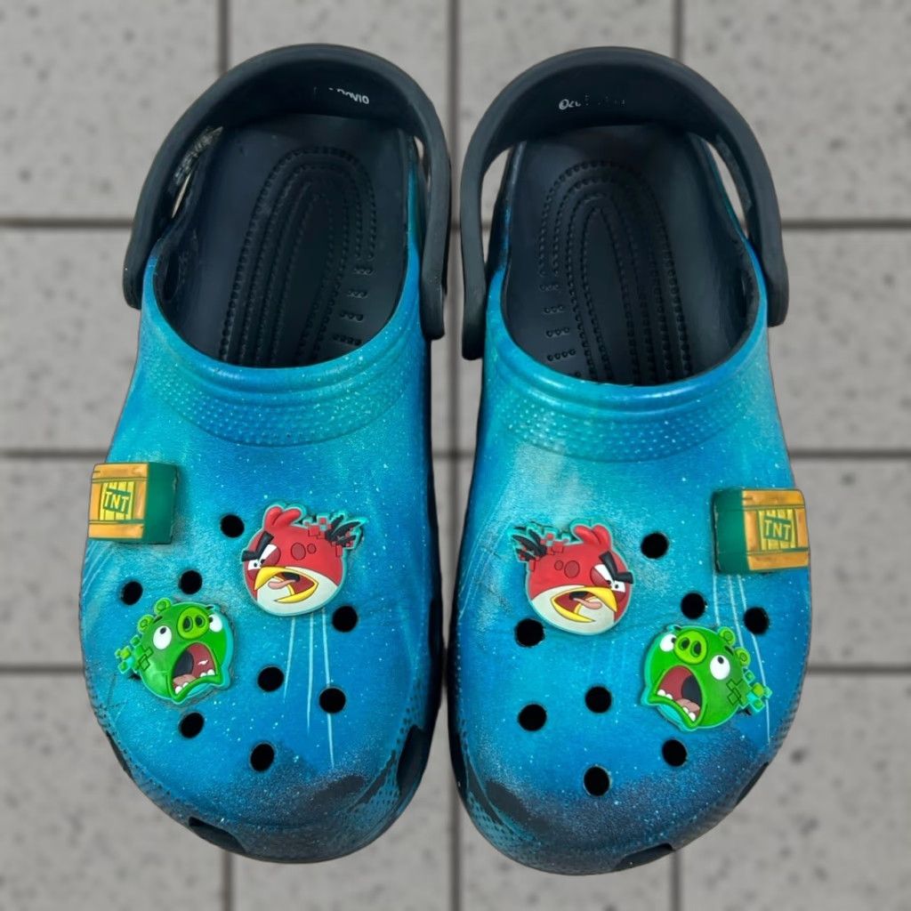 Crocs VINTAGE Crocs Classic Clogs Angry Birds Themed Unisex Adults Sandal Blue 8 6 Women Men US Shoe Size 8 Crocs Classic Rubber Has Scuffs Pre Owned Size US 8 / IT 38 - 1 Thumbnail
