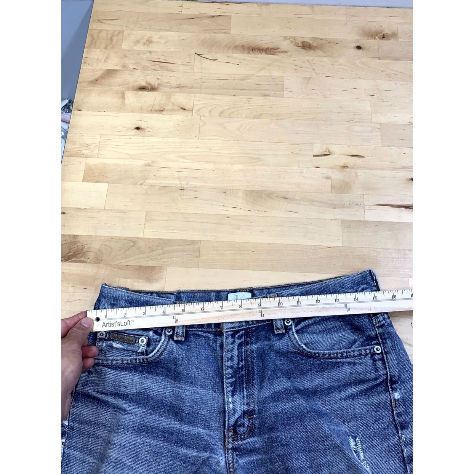 Calvin Klein Calvin Klein Women 7 Blue Cut Off Shorts 3" Inseam Casual Distress Size 28" / US 6 / IT 42 - 6 Thumbnail