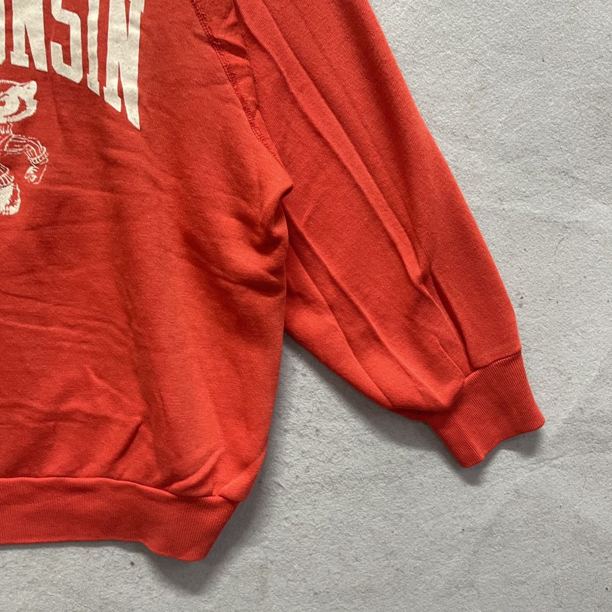 Vintage Vintage Wisconsin Badgers Raglan Sweatshirt Size US M / EU 48-50 / 2 - 4 Thumbnail