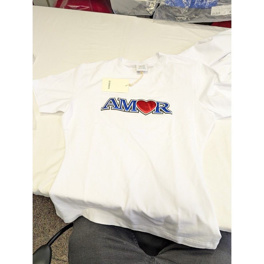 Vetements o1rshd1 Amor Fitted T-Shirt in White Size L / US 10 / IT 46 - 15 Thumbnail