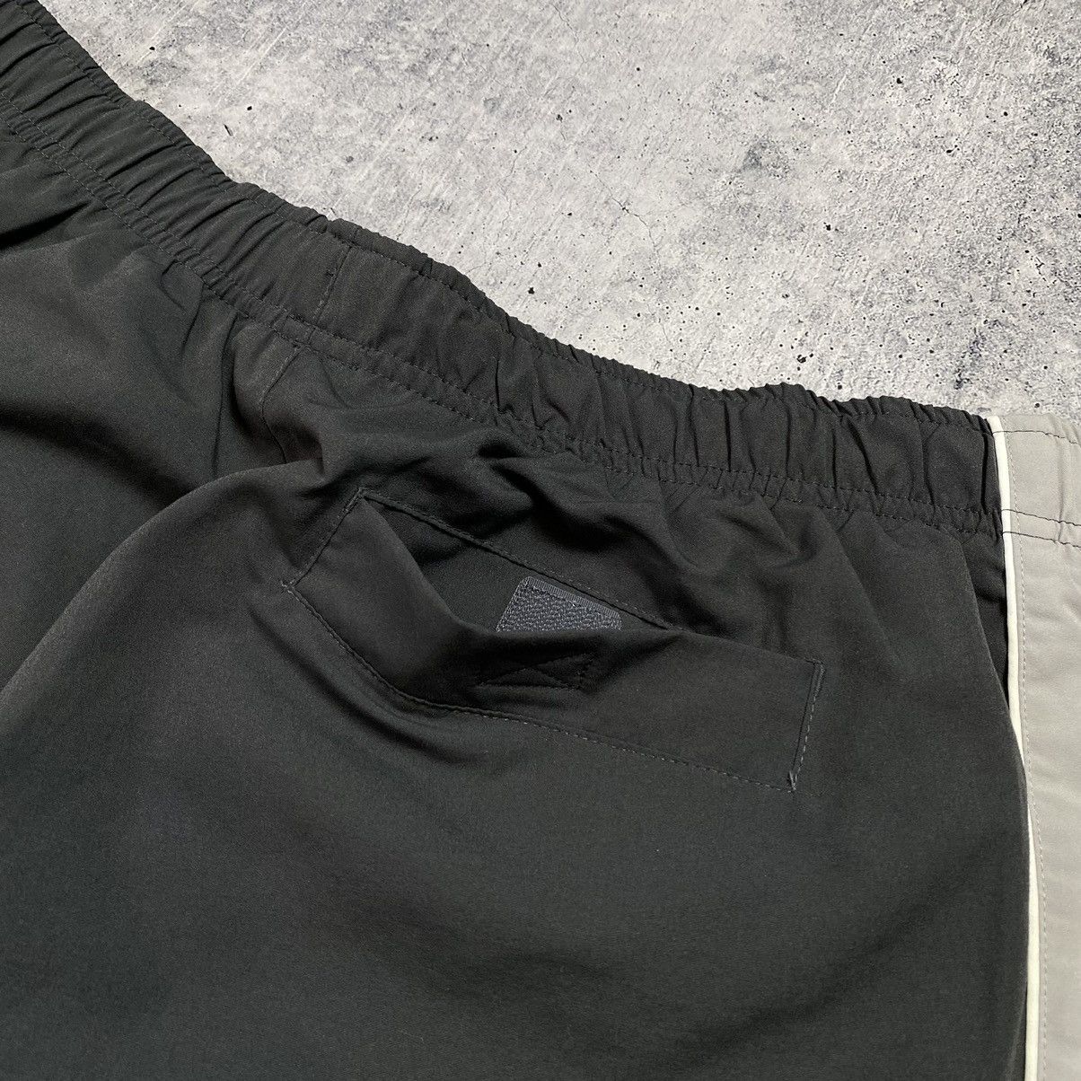Nike × Vintage Vintage 90s Nike Nylon Track Pants Y2K Size US 36 / EU 52 - 8 Thumbnail
