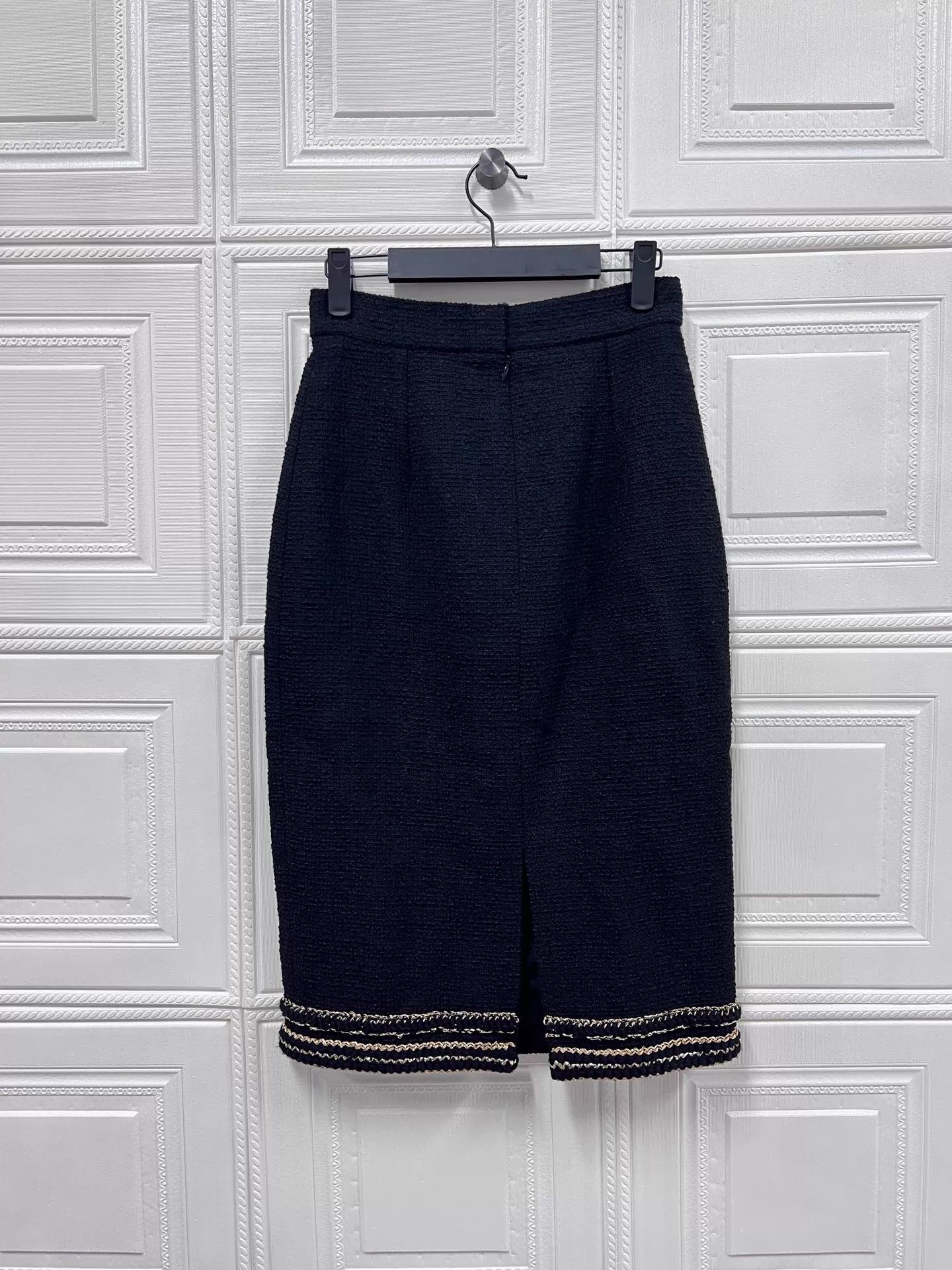 Chanel Chanel Black Gold Woven Tweed Skirt 34 Size 25" / US 0 / IT 36 - 2 Thumbnail