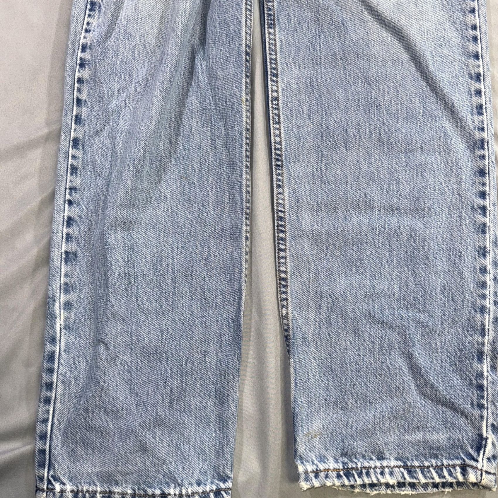 Levi's VINTAGE Levi's 550 Jeans Mens 34x34 Light Wash Relaxed Tapered USA 90s Denim Size US 34 / EU 50 - 7 Thumbnail