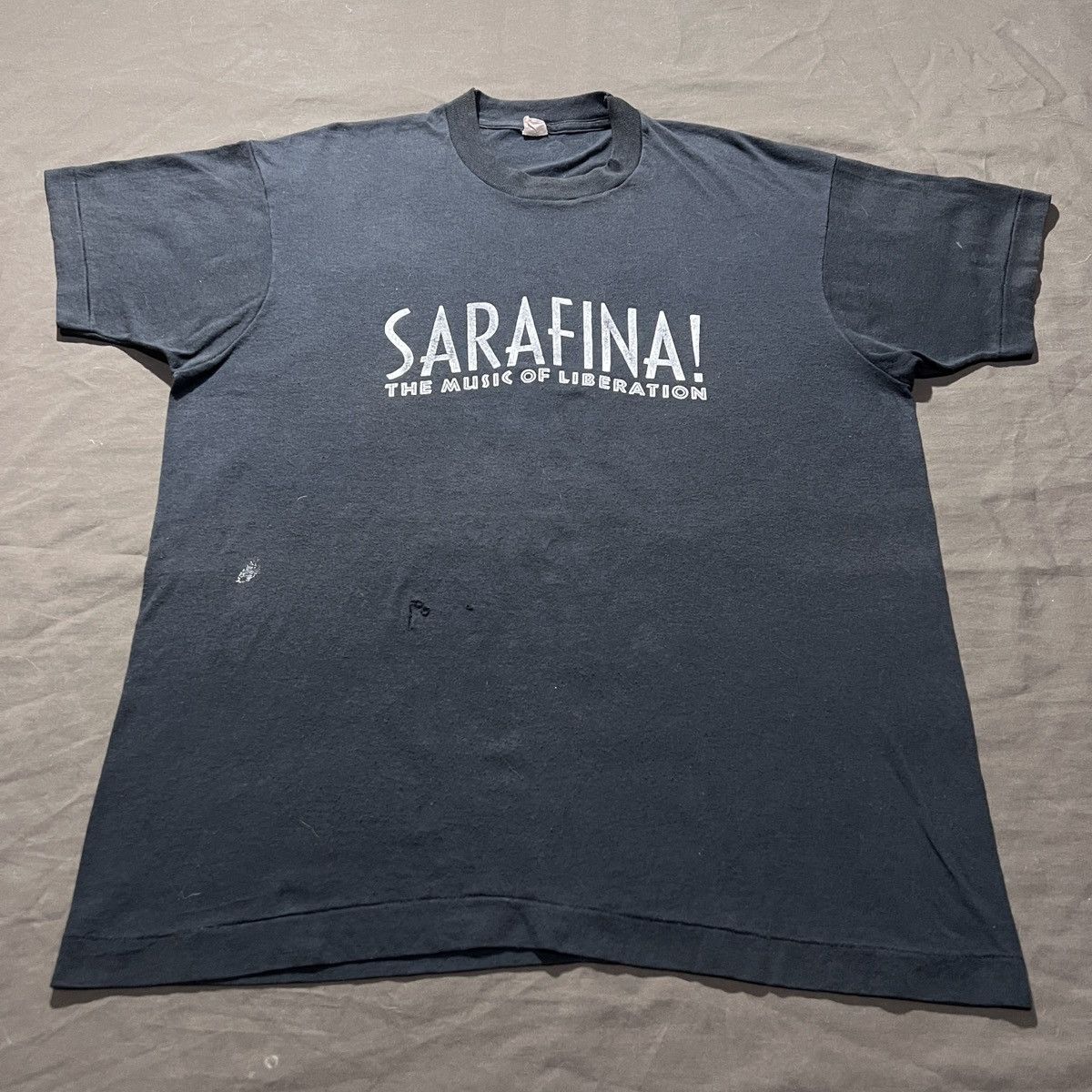 Vintage Vintage 80s SARAFINA MUSIC OF LIBERATION Black History Tee Size US XL / EU 56 / 4 - 2 Thumbnail