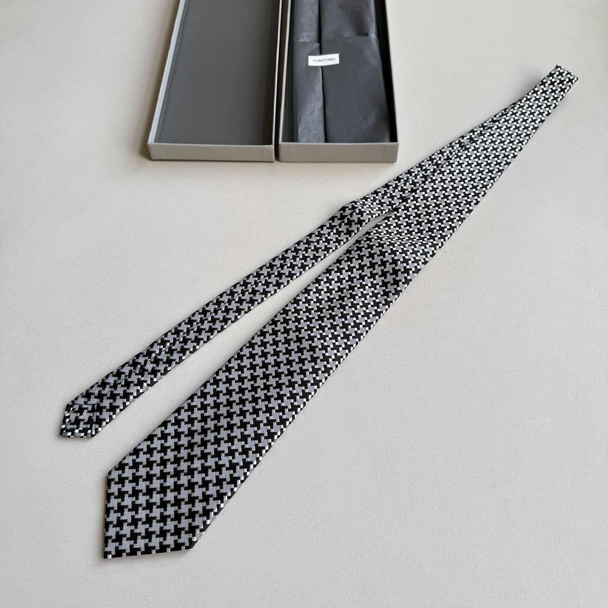 Tom Ford Tom Ford Bold Print Silk Tie Size ONE SIZE - 7 Thumbnail