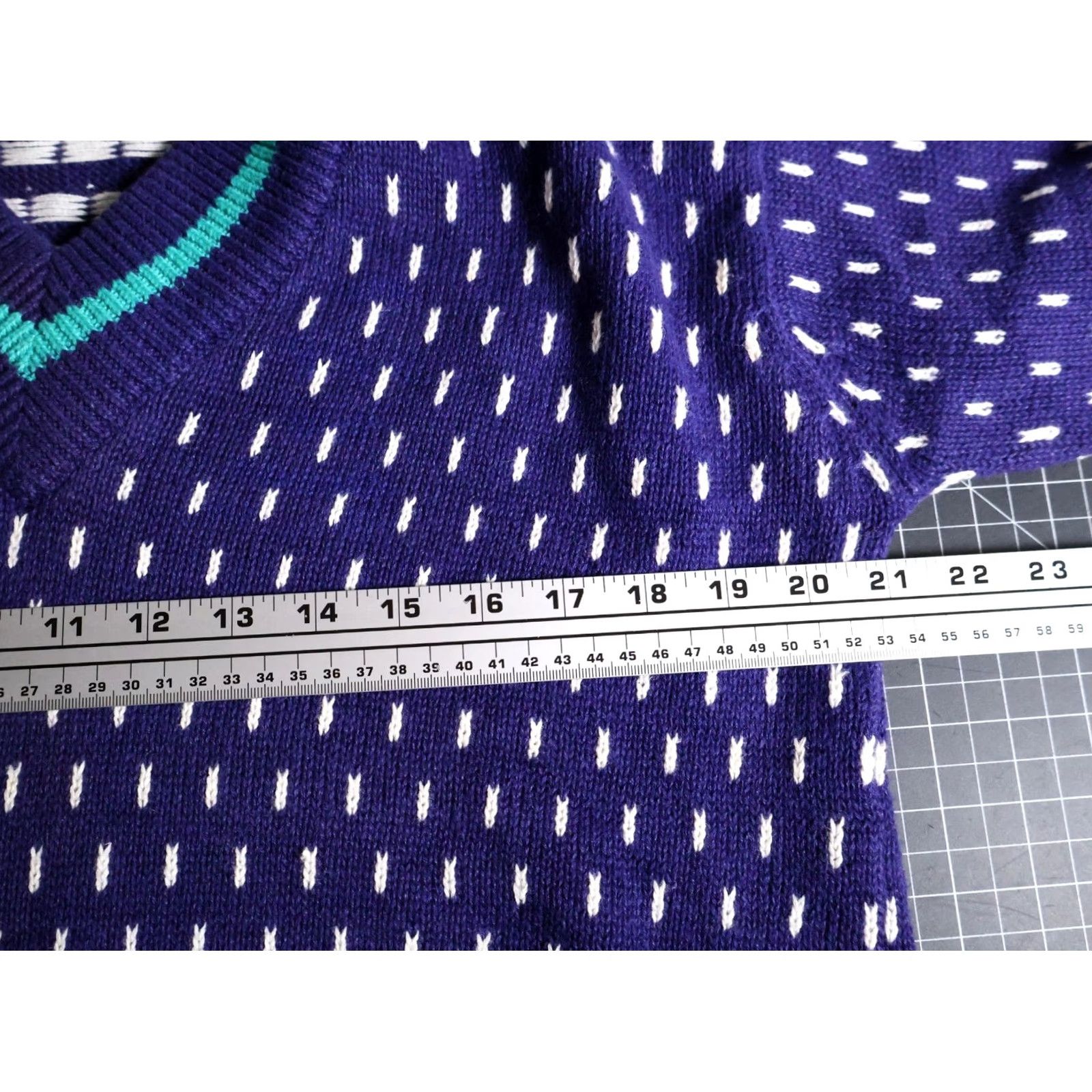 Vintage VINTAGE Boundary Waters Women's Large 90s Tennis Sweater Blue Birdseye V-Neck Cotton Ramie Blend Pullover Size L / US 10 / IT 46 - 5 Thumbnail