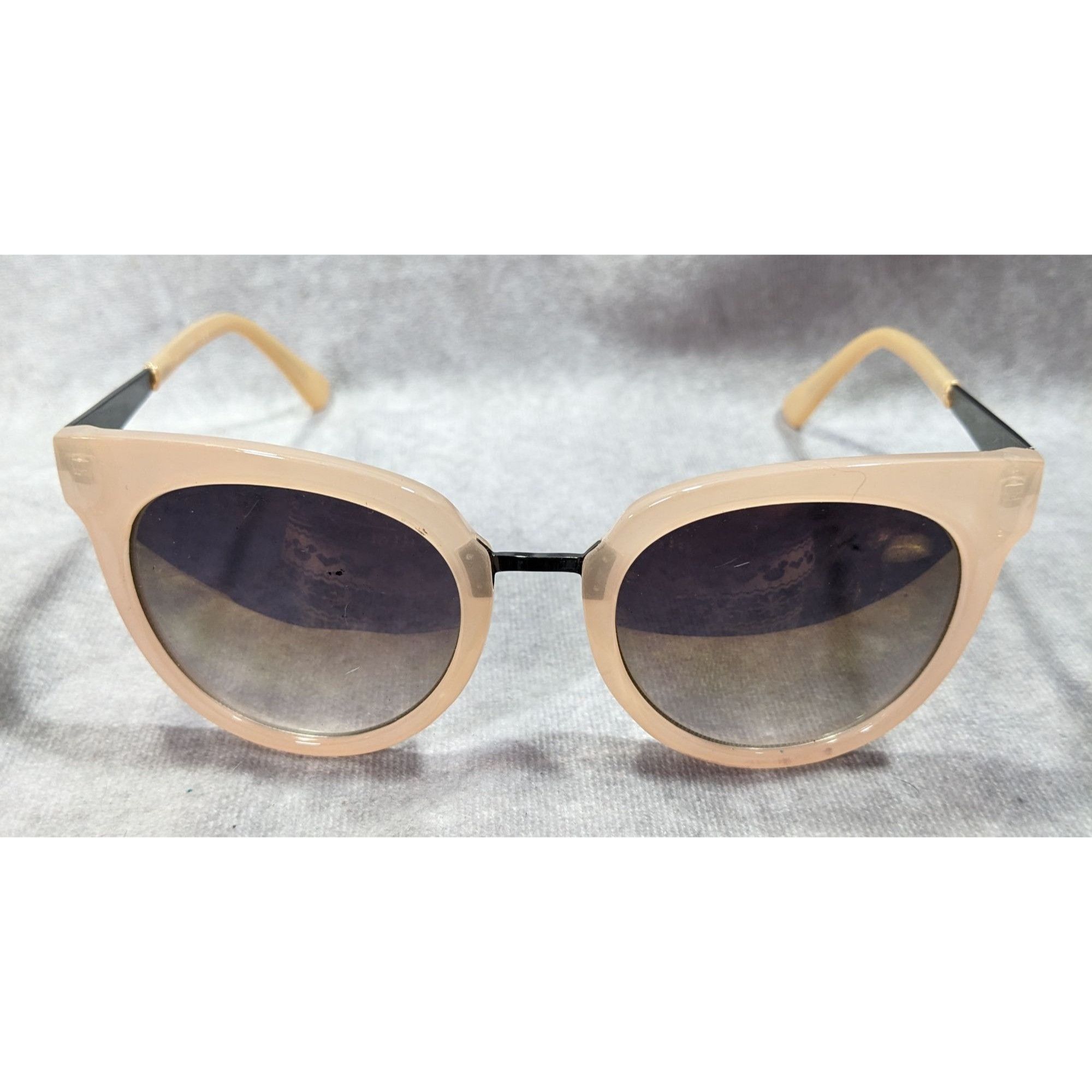 Guess Guess Chunky Retro Nude And Silver Tone Sunglasses Size ONE SIZE - 1 Thumbnail