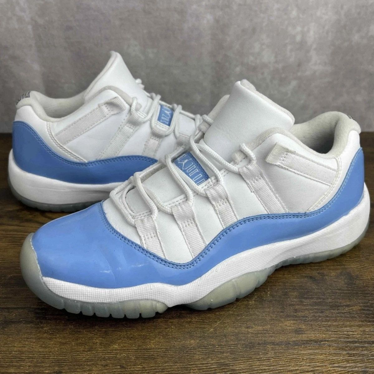 Jordan Brand Air Jordan 11 Retro Low University Blue UNC 528896-106 Youth Size US 6 / EU 39 - 2 Thumbnail