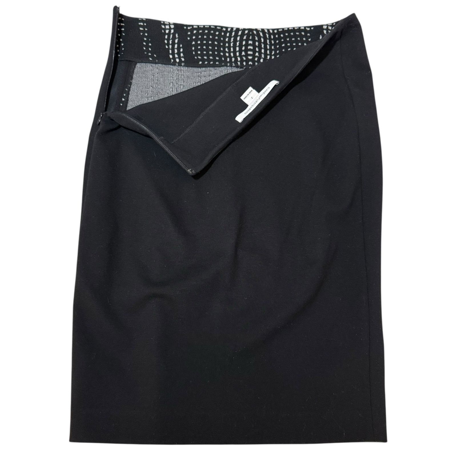 Diane von Furstenberg Diane von Furstenberg Marta Pencil Skirt Black White Size 2 Size 26" / US 2 / IT 38 - 7 Thumbnail
