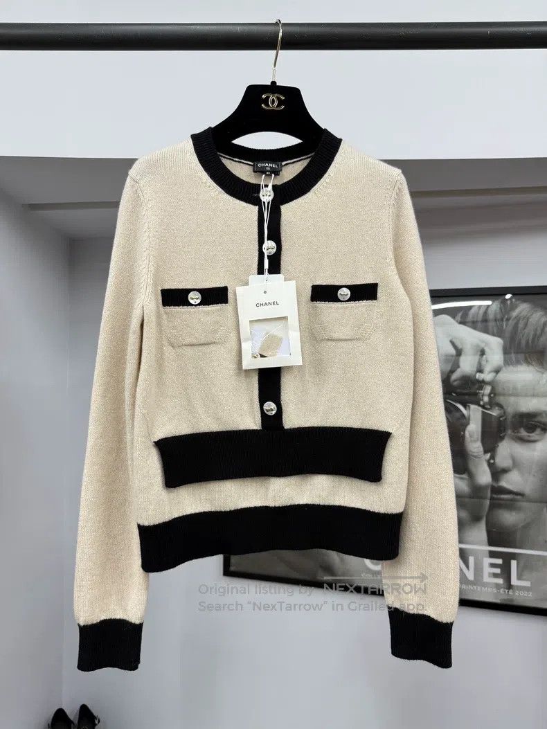 Chanel Chanel 25K milk tea colour black contrast colour cashmere Size XS / US 0-2 / IT 36-38 - 1 Thumbnail