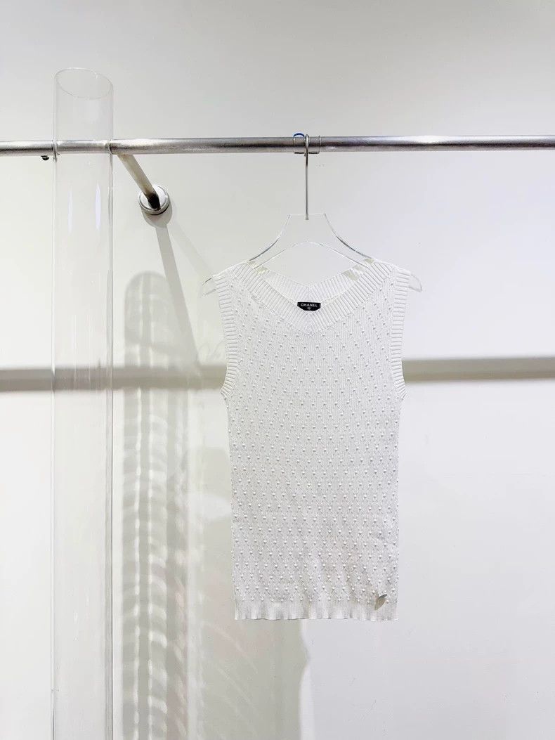 Chanel Sleeveless Knit Top with Dots - dmc