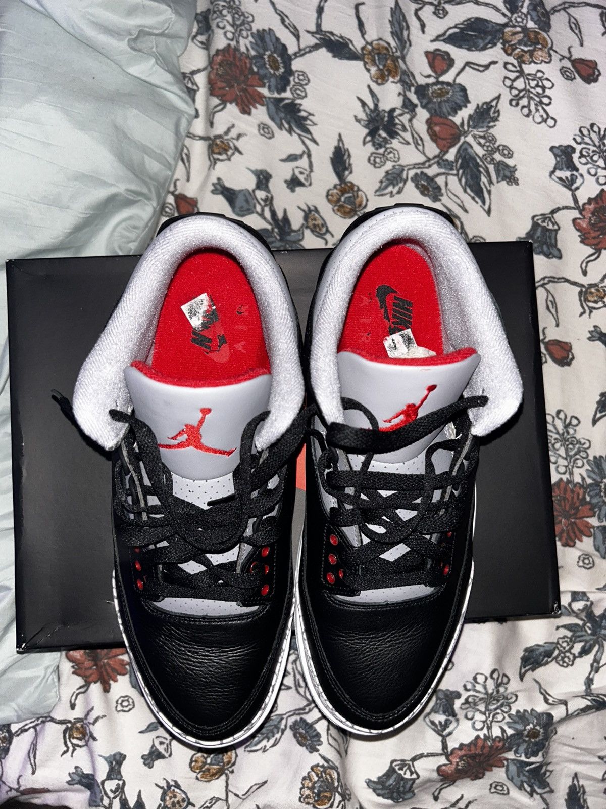 Jordan Brand Jordan 3 Black Cement 3s Size 10 Size US 10 / EU 43 - 5 Thumbnail