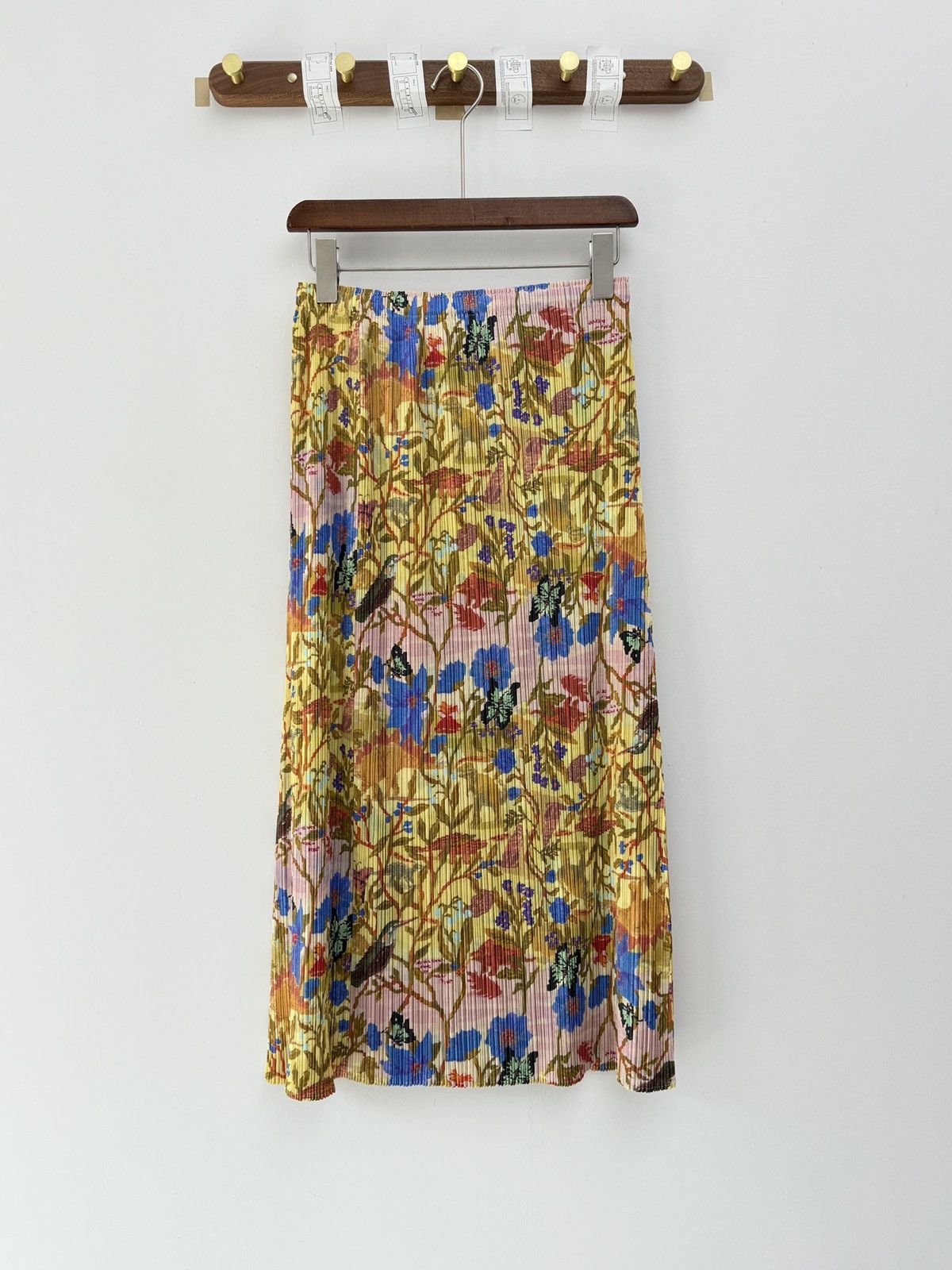 Issey Miyake × Pleats Please Issey Miyake Yellow Dinosaur Paradise Pleated Midi Skirt Size L / US 10 / IT 46 - 1 Thumbnail