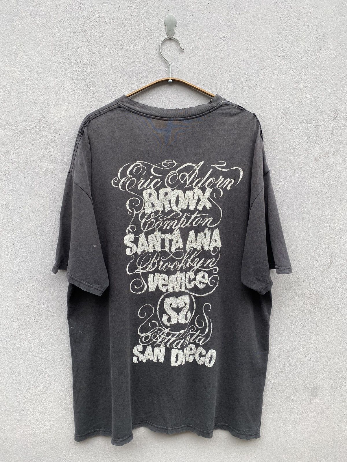 Stussy Vintage 2006 Distressed STUSSY x ERIC ELMS ADORN World Tour Size US XL / EU 56 / 4 - 2 Thumbnail