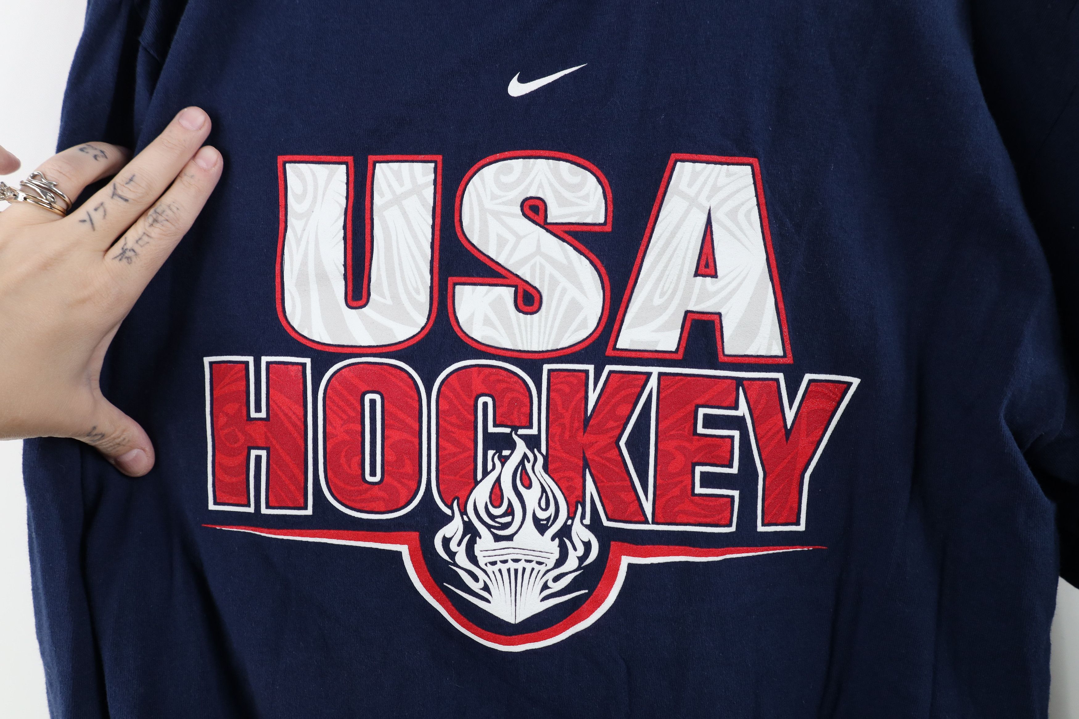 Nike Vintage Nike Center Swoosh USA Hockey Long Sleeve T-Shirt Size US L / EU 52-54 / 3 - 5 Thumbnail