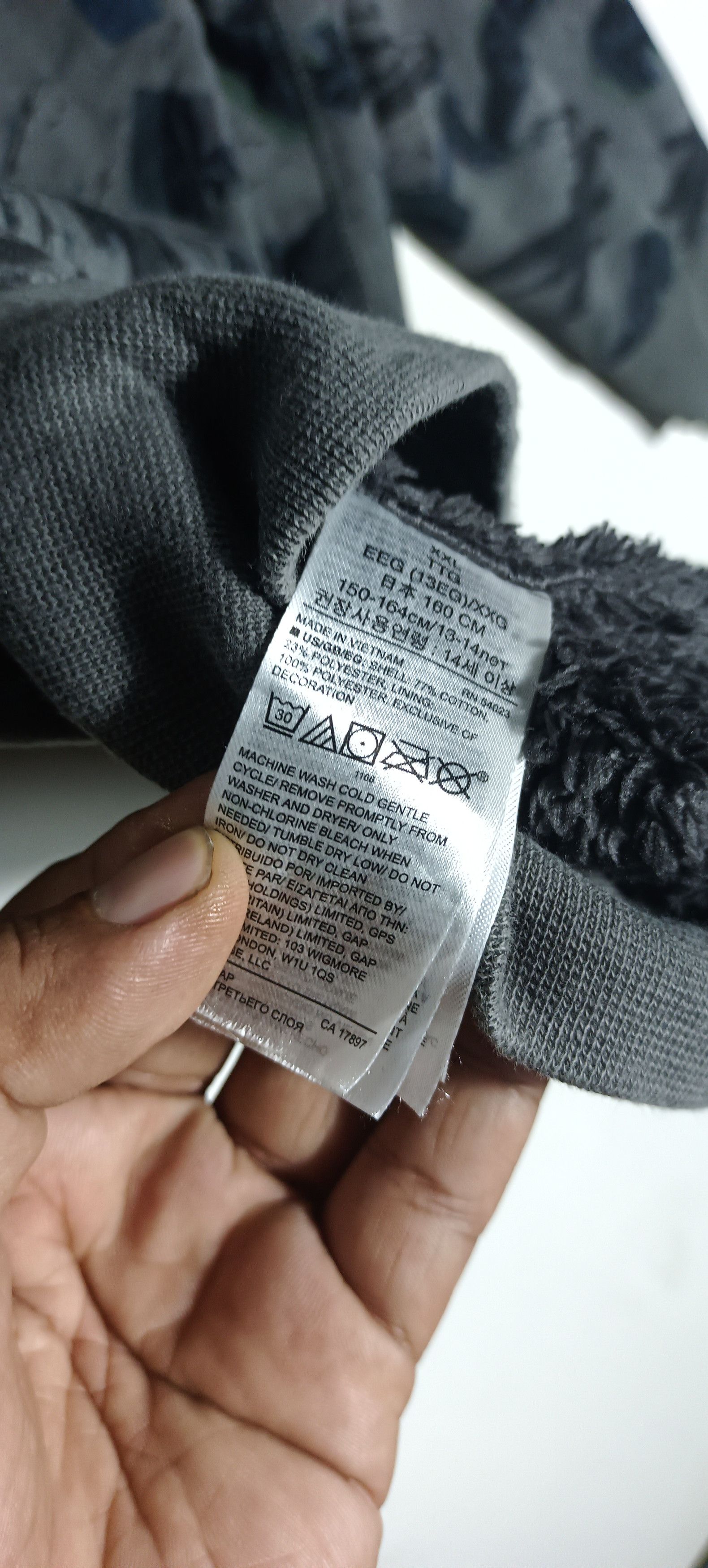 Gap × Star Wars Rare🔥🔥GAP collaboration STAR WARS Size US M / EU 48-50 / 2 - 8 Thumbnail