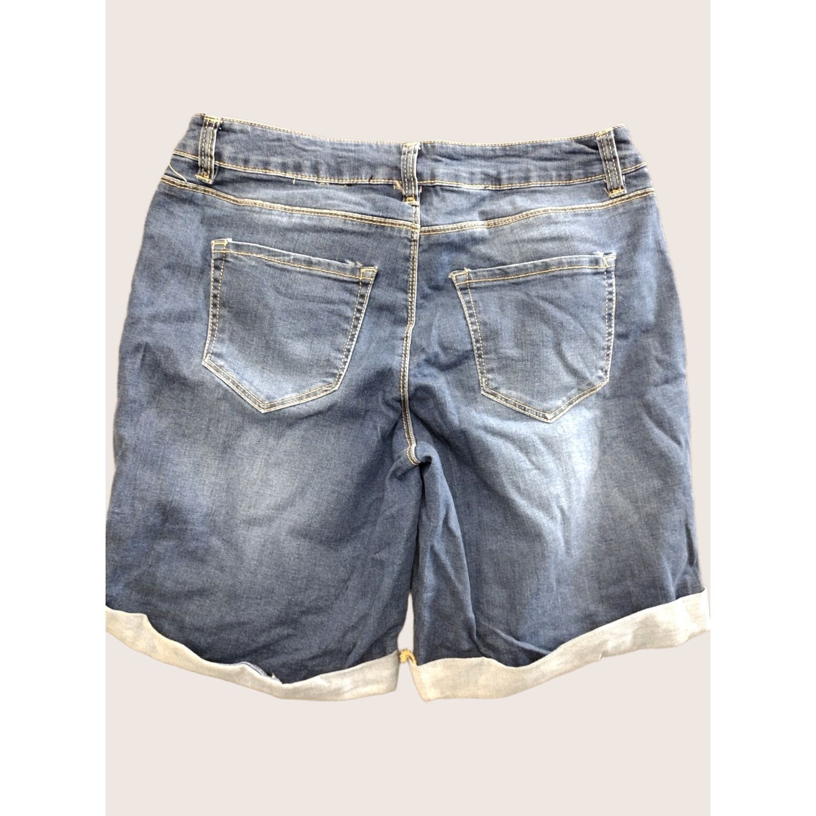 Vintage Cuffed Unbranded Light Blue Denim Shorts 8 Womens 7 Inseam 5-Pocket Relaxed Cotton Spandex Medium Wash Casual Summer Vintage: No Size 30" / US 8 / IT 44 - 1 Thumbnail