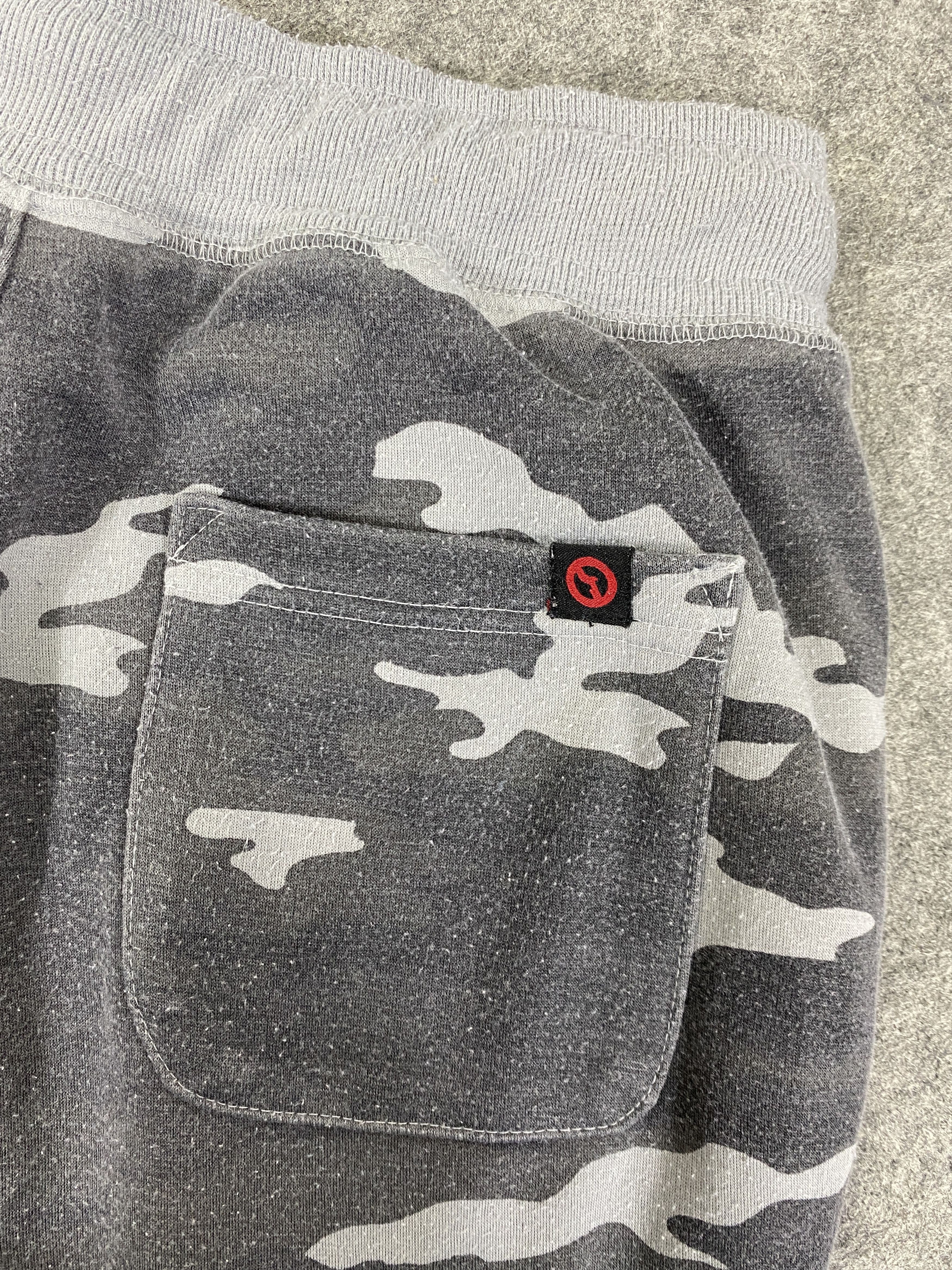 Japanese Brand Vintage Outdoor Camo Jogger Pants - CP299 Size US 29 - 10 Thumbnail
