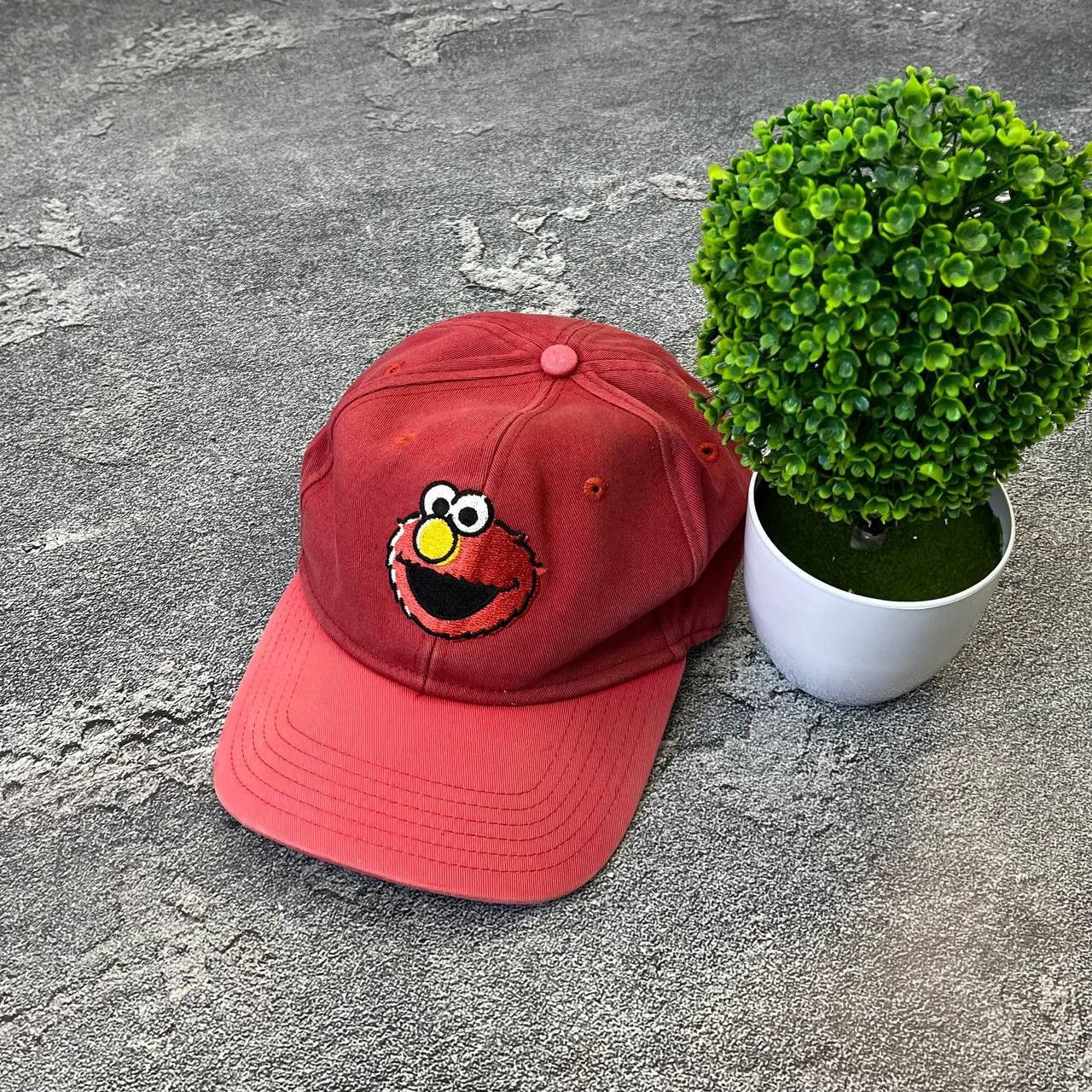 Puma × Vintage Vintage Puma x SesameStreet Red Y2K Hat Size ONE SIZE - 1 Thumbnail