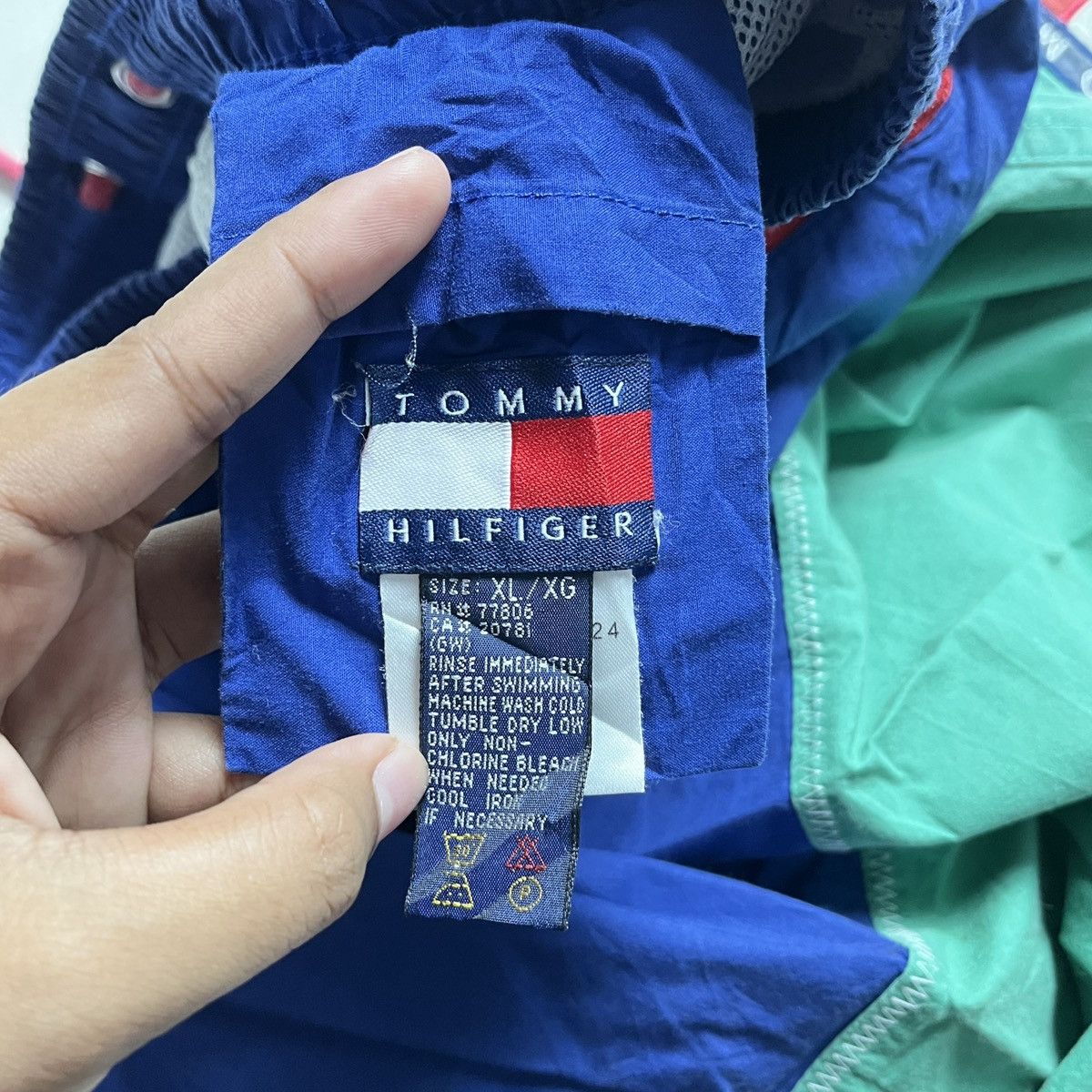 Tommy Hilfiger Vintage tommy hilfiger team lotus short Size US 35 - 7 Thumbnail