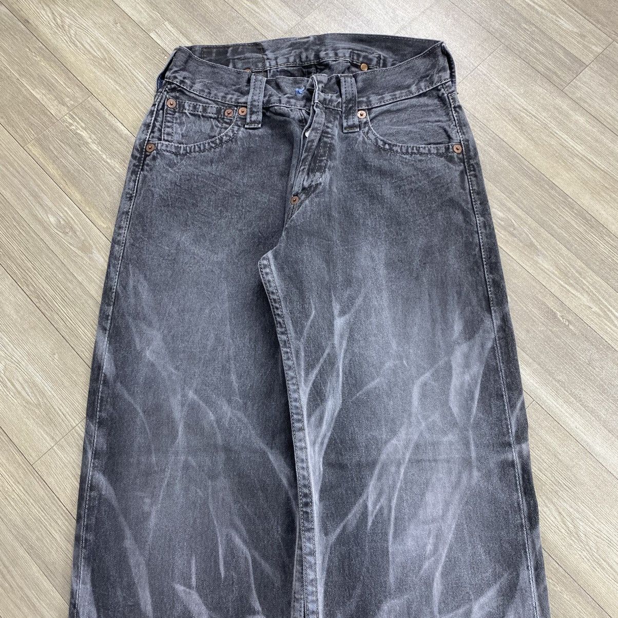 Levi's Vintage Clothing Y2K Vintage Levis Clawmark Grunge Black Faded Baggy Jeans Size US 27 - 2 Thumbnail