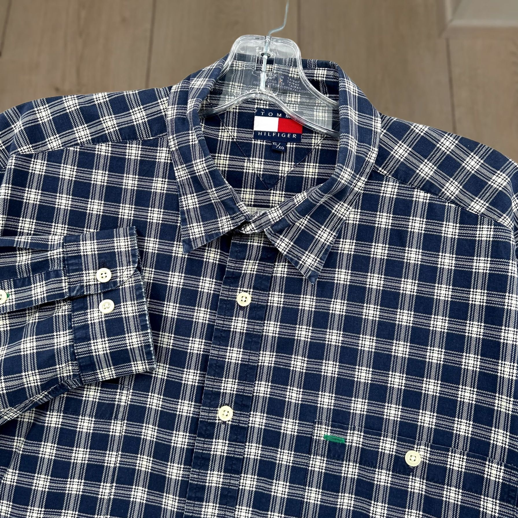 Tommy Hilfiger VINTAGE Tommy Hilfiger Shirt Mens XL Navy Plaid Tartan Button Up Crest 90s Size US XL / EU 56 / 4 - 1 Thumbnail