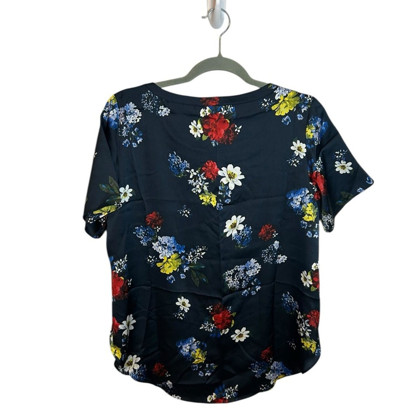 Banana Republic Nwt Banana Republic Navy Blue Floral ShortSleeve Popover Top Size XS / US 0-2 / IT 36-38 - 2 Thumbnail