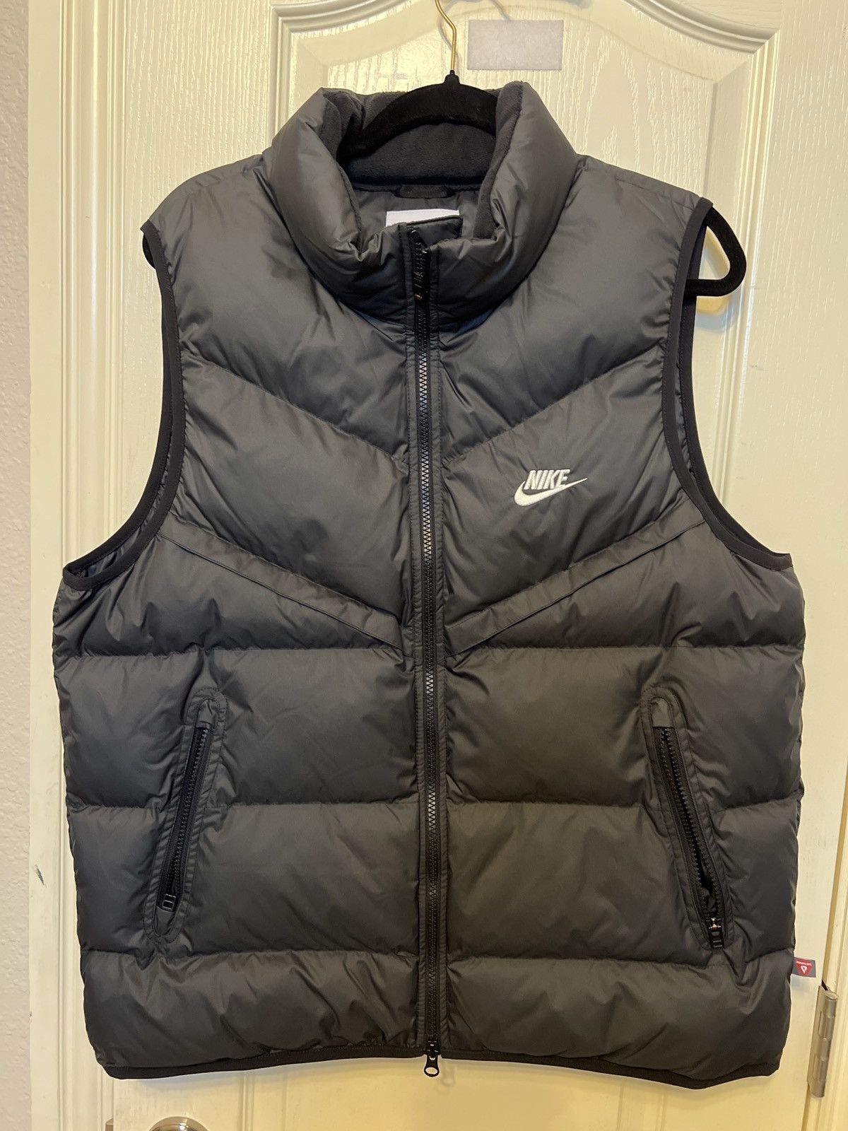 Nike Nike puffer vest Size US L / EU 52-54 / 3 - 1 Thumbnail