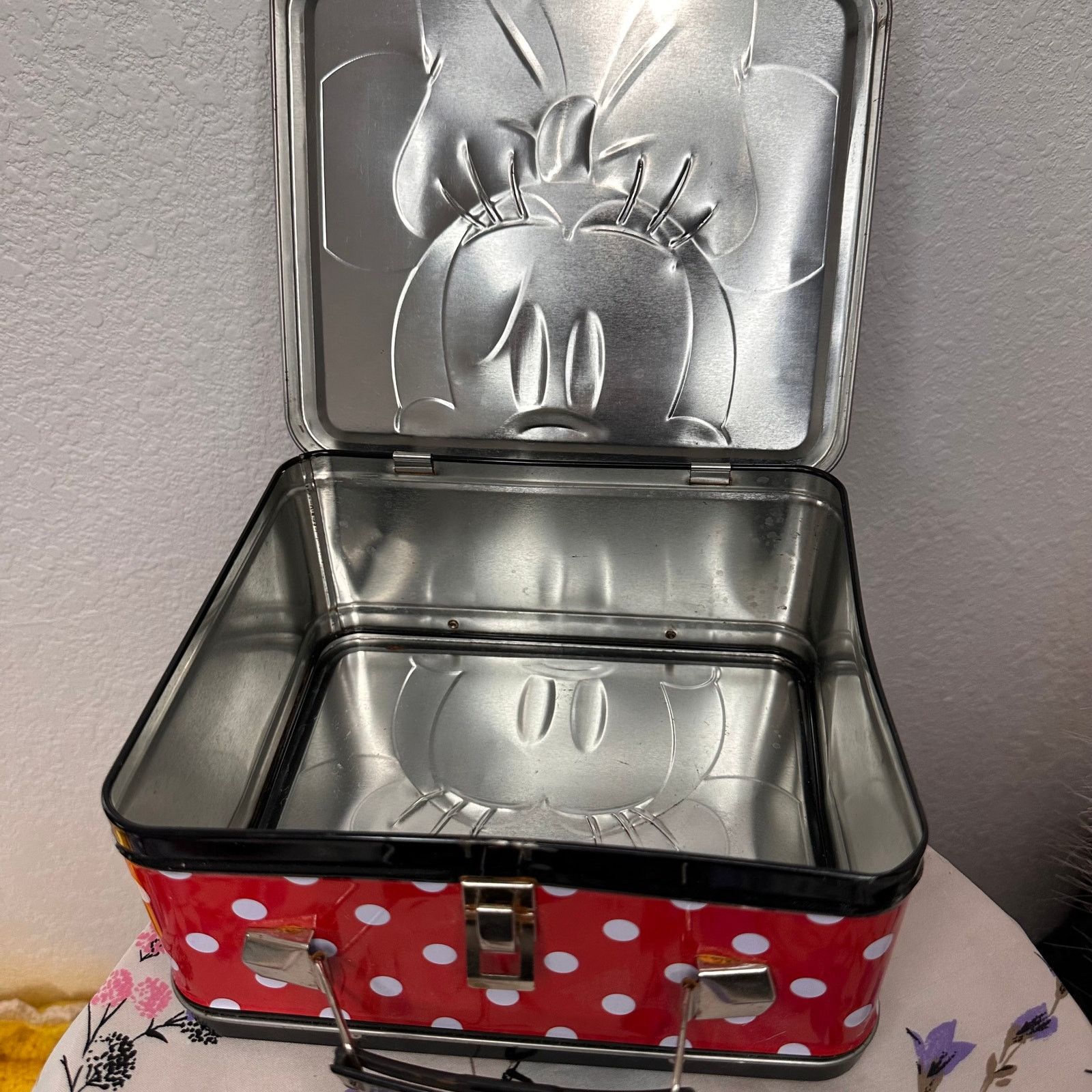 Disney Loungefly Disney Minni Mouse Tin Lunchbox Size ONE SIZE - 8 Thumbnail