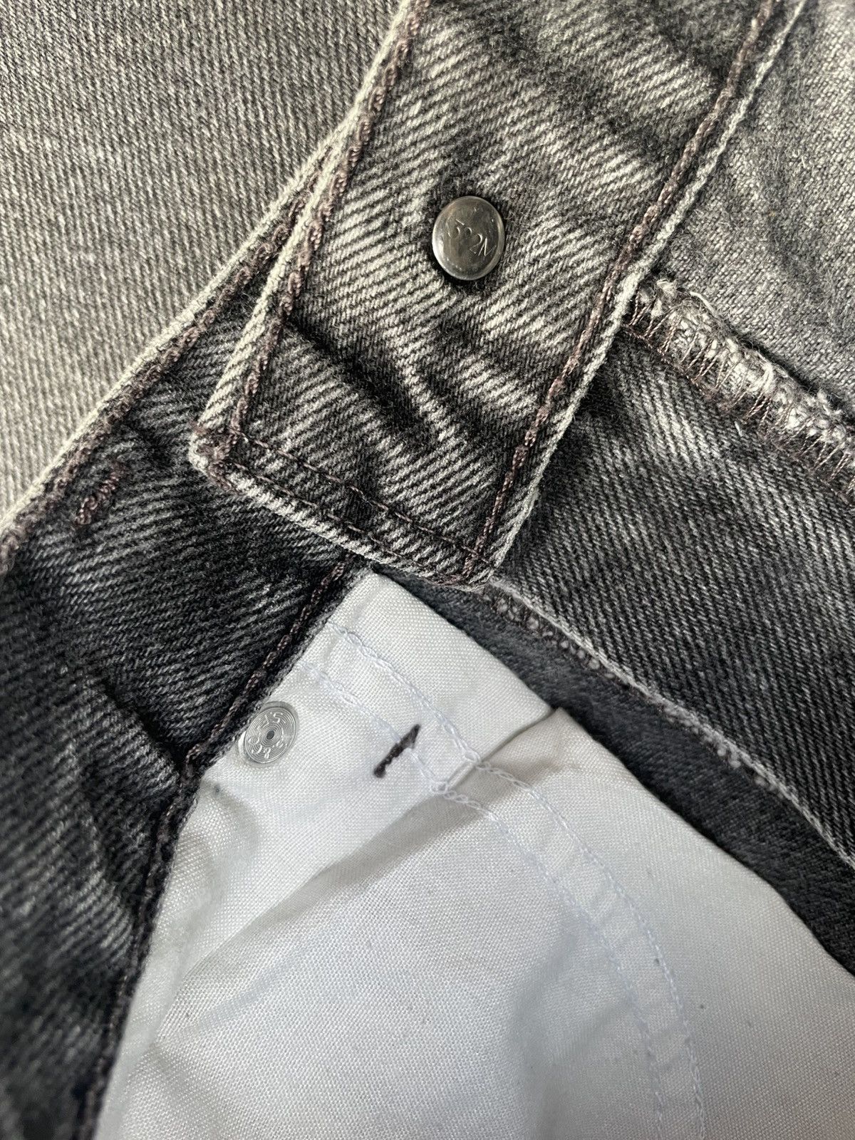 Levi's Vintage 2005 Levi’s 505 e Size US 29 - 20 Thumbnail