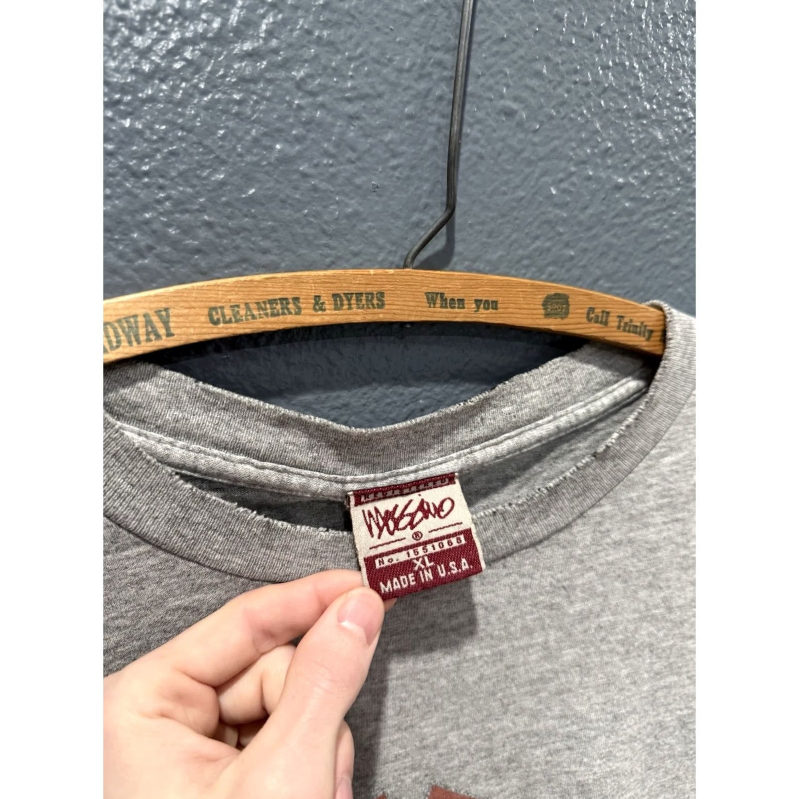Mossimo VINTAGE Mossimo 90s Graphic Tee Shirt XL Mens Gray T-Shirt Adults Mens Size US XL / EU 56 / 4 - 4 Thumbnail
