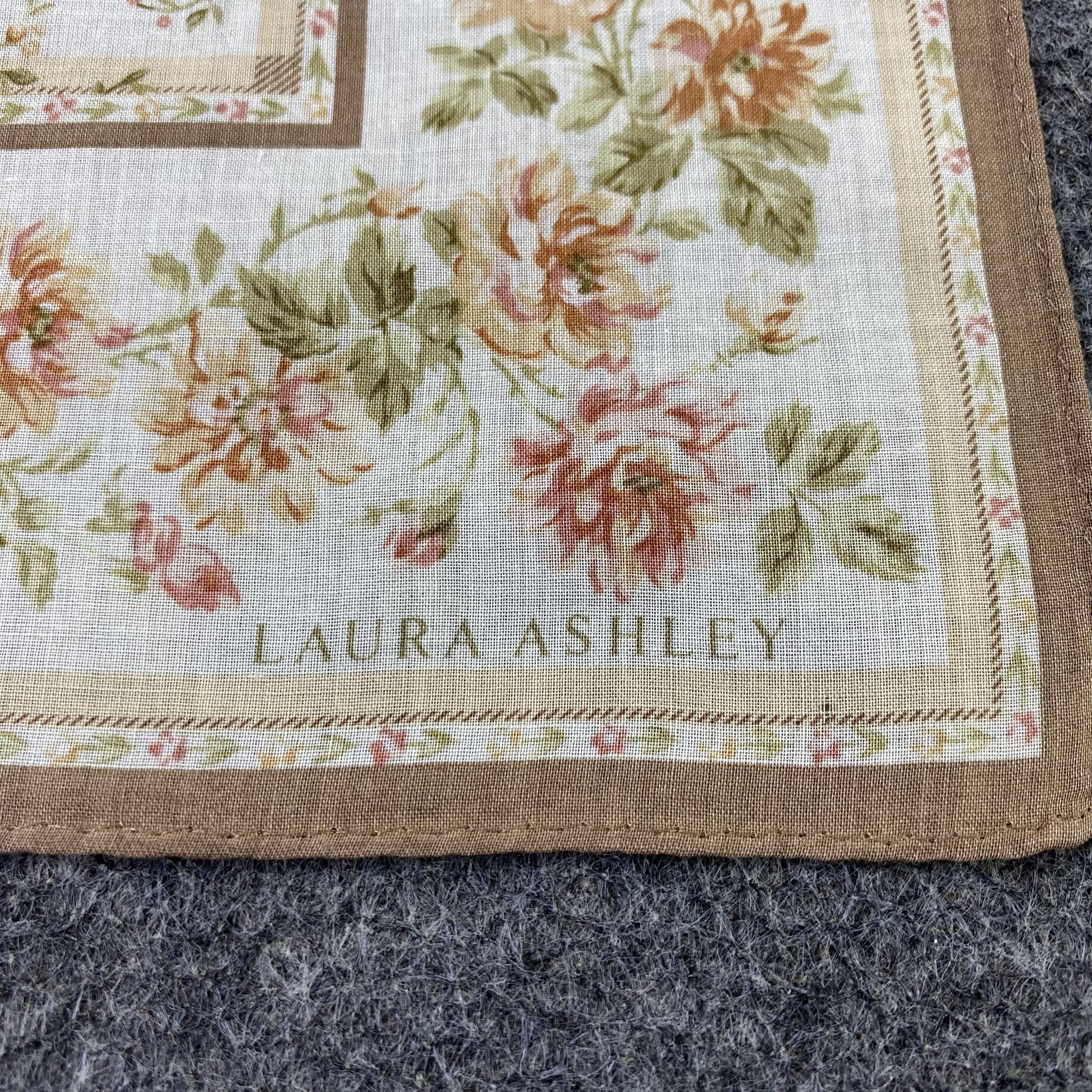 Laura Ashley Laura Ashley Handkerchief / Bandana / Neckerchief-B2179 Size ONE SIZE - 7 Thumbnail
