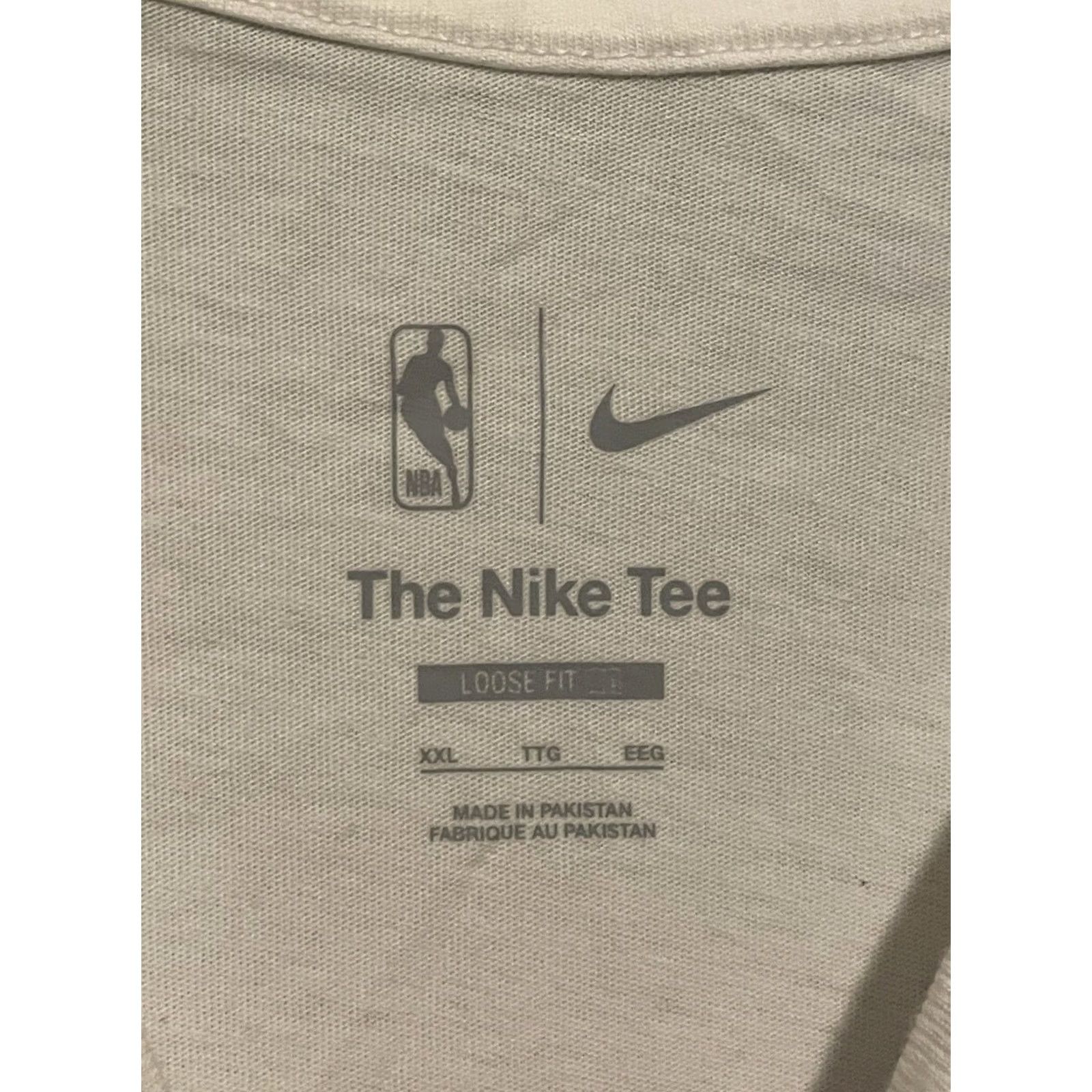 Nike Nike Jordan NBA Chicago Bulls White T-Shirt 2XL Mens Crew Neck Short Sleeve Relaxed Fit Regular Cotton Decade Bulls Clothing Size US XXL / EU 58 / 5 - 4 Thumbnail