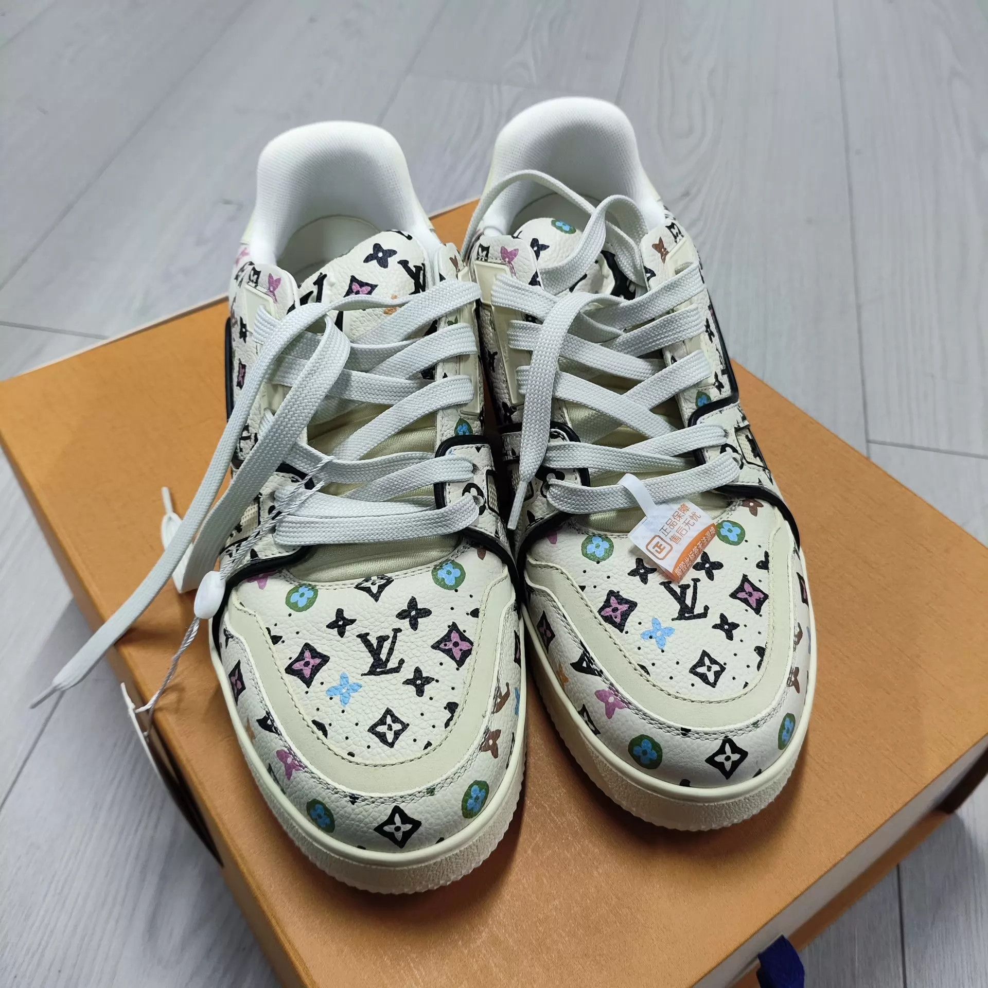 Louis Vuitton LV Unworn Allover Logo White Trainers 4 Size US 4 / IT 34 - 1 Thumbnail
