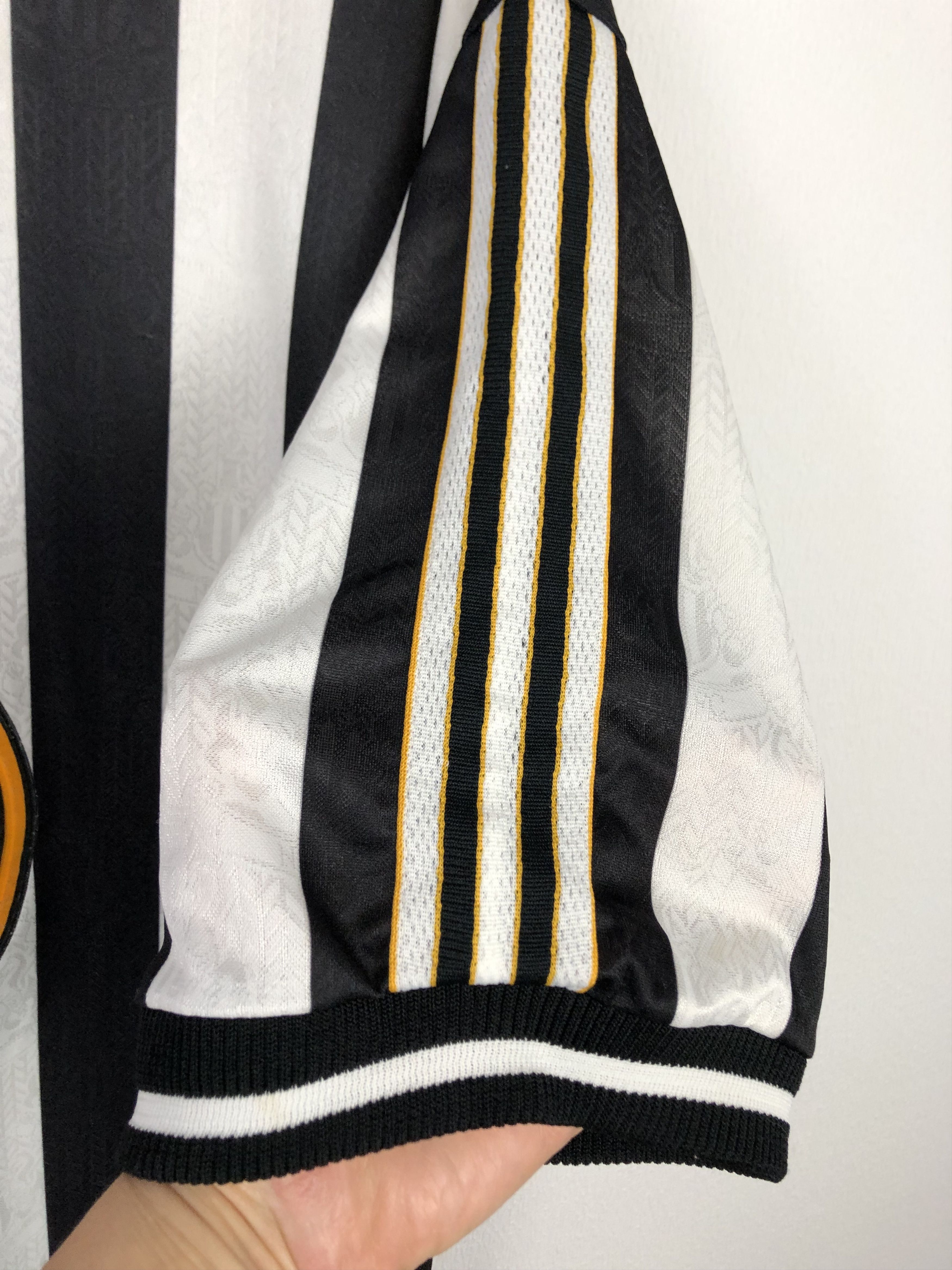Adidas Newcastle football shirt 1997 Soccer Adidas Tee Trikot Size US XL / EU 56 / 4 - 4 Thumbnail