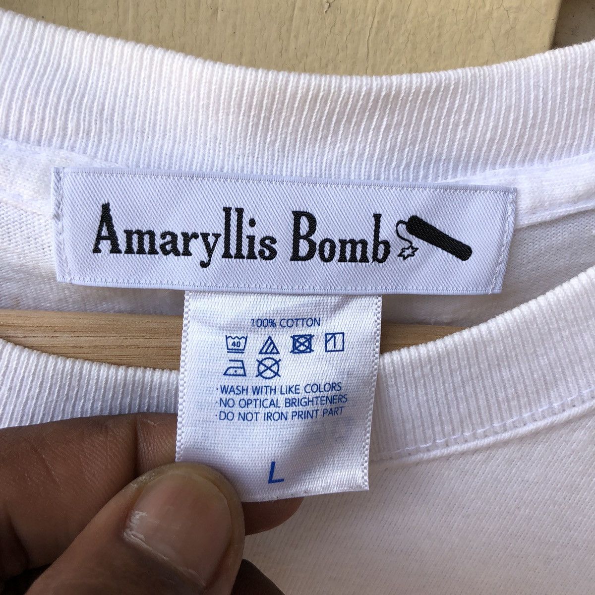 If Six Was Nine Japanese Brand Amaryllis Bomb Art Tshirt Size US L / EU 52-54 / 3 - 5 Thumbnail