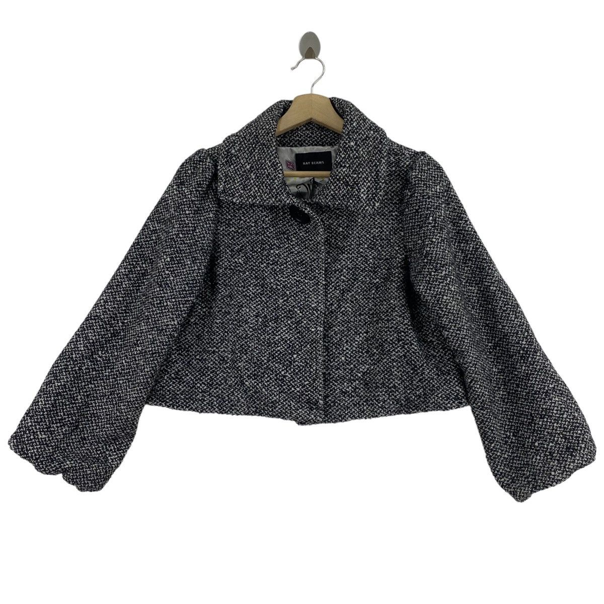 Japanese Brand × Vintage Vintage RAY BEAMS Japanese Brand Wool Crop Top Black Coat Size S / US 4 / IT 40 - 1 Thumbnail