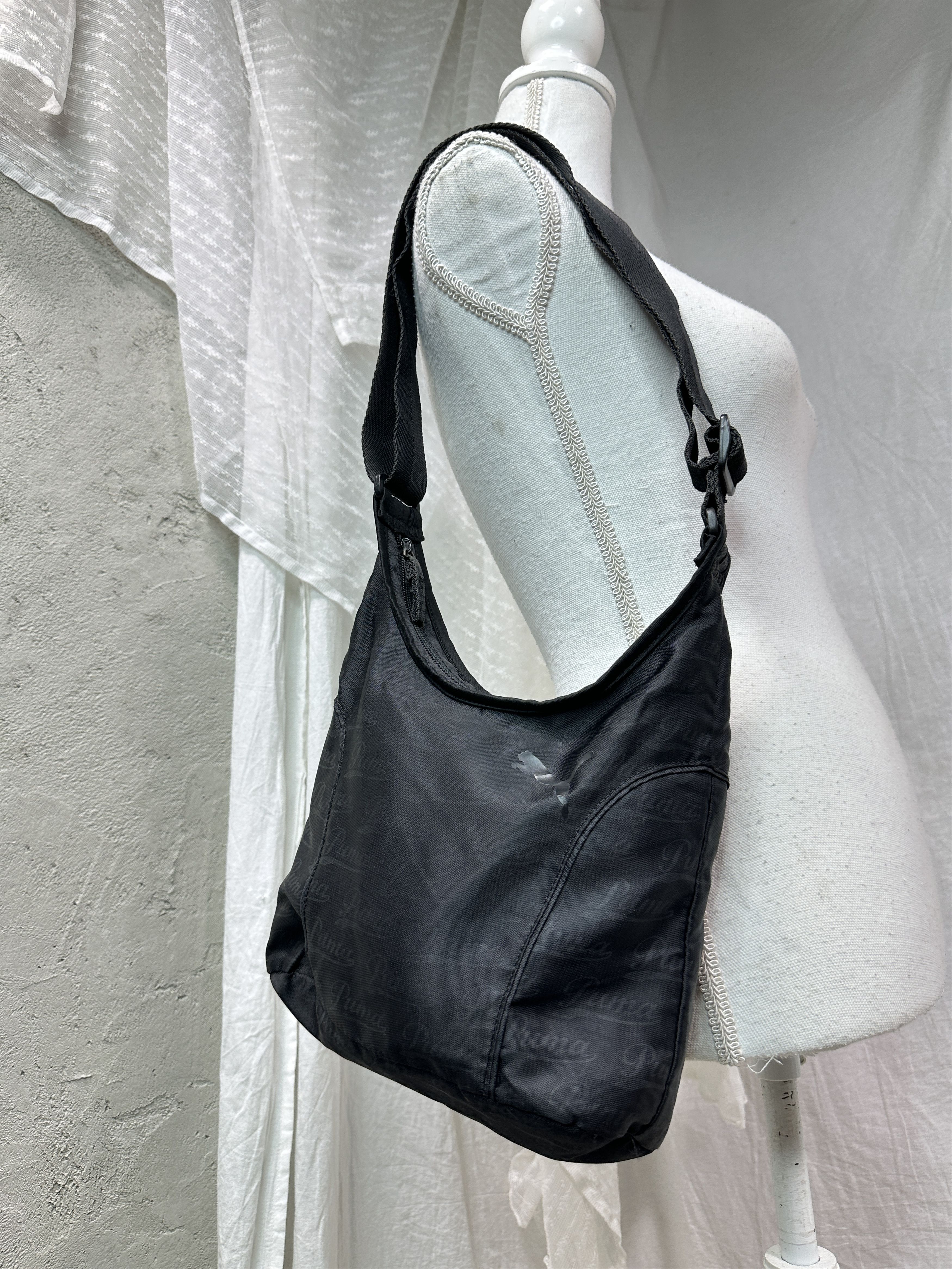 Vintage Vintage Streetwear Sporty Crossbody Nylon Puma Bag Y2K Size ONE SIZE - 1 Thumbnail