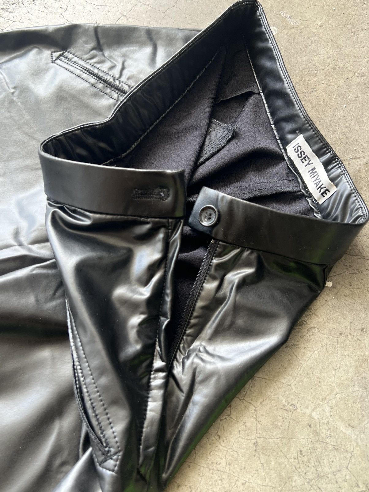 Issey Miyake Issey Miyake - S/S99 Nylon Boot Cut Pants Size 27" / US 4 / IT 40 - 5 Thumbnail