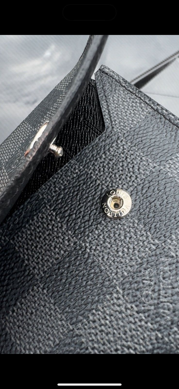 Louis Vuitton LOUIS VUITTON 🔥 BLACK AND GREY MONOGRAM POCKETBOOK (LIMITED) Size ONE SIZE - 25 Thumbnail