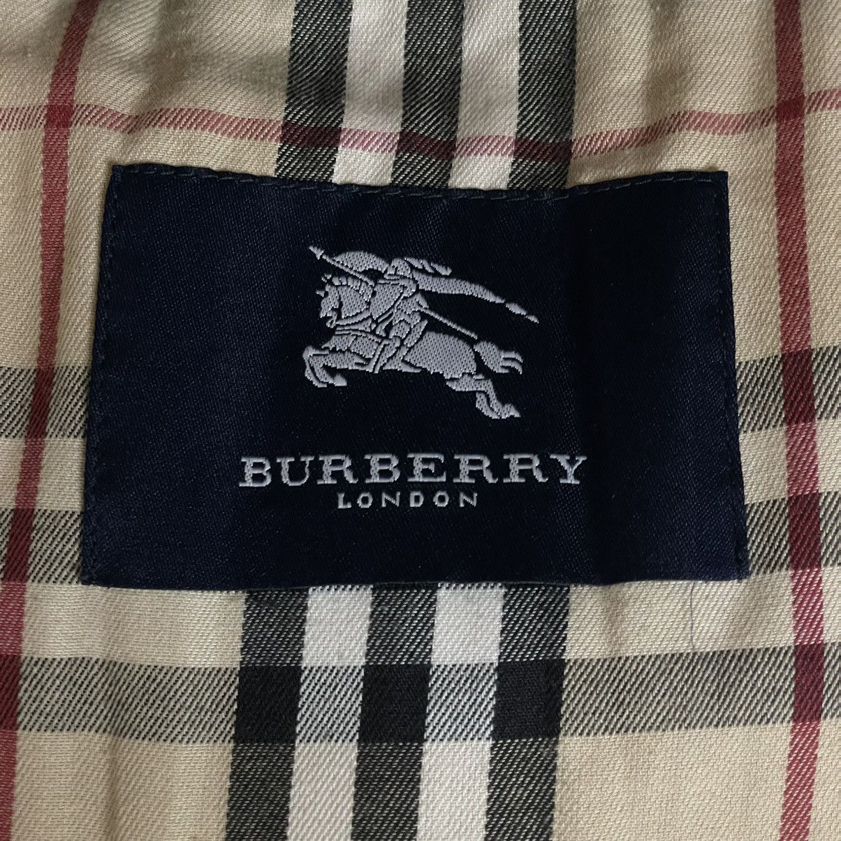 Burberry Burberry Quilted VINTAGE Jacket Nova check Diamond women's Size L / US 10 / IT 46 - 13 Thumbnail
